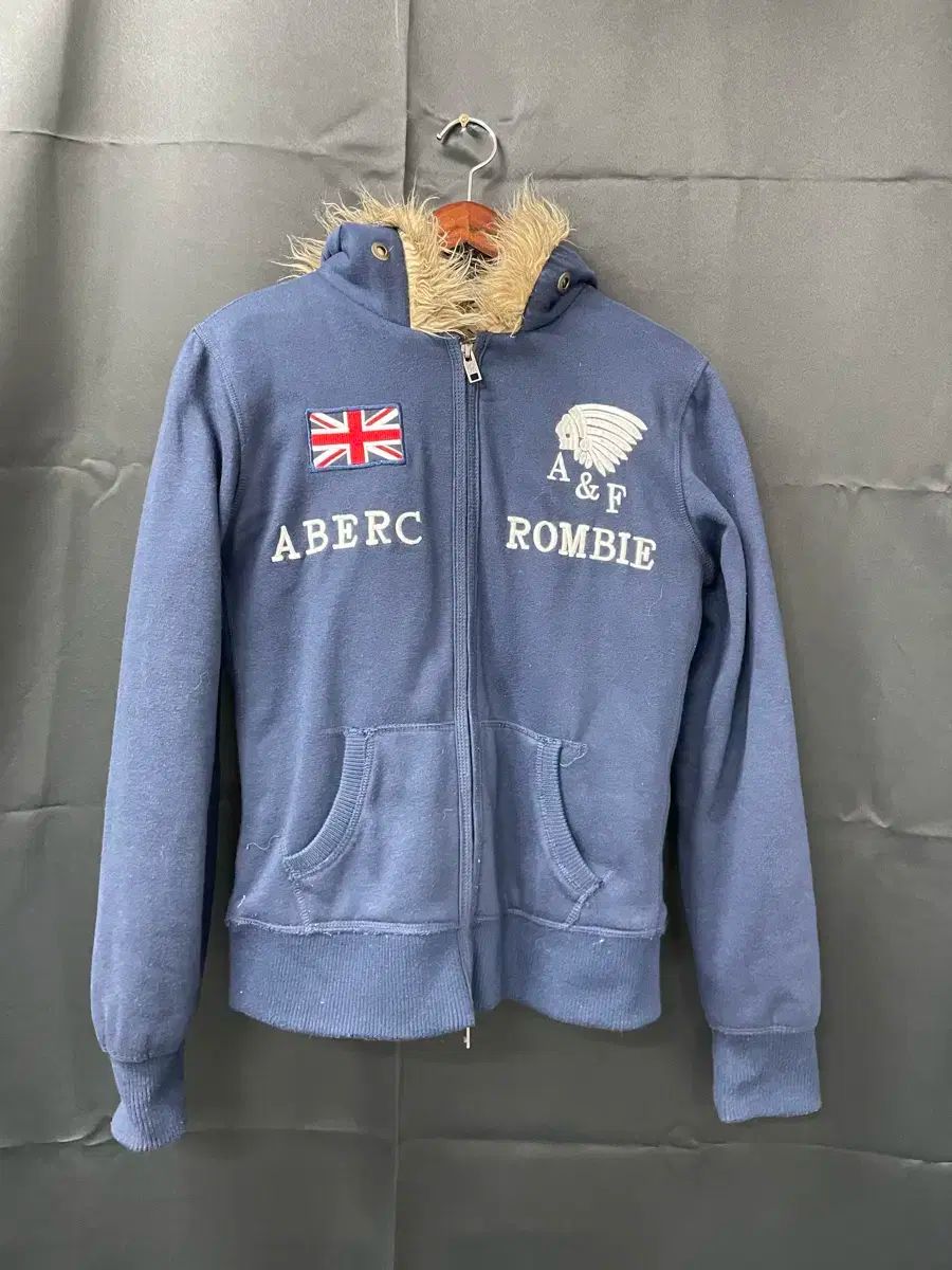 アバクロンビー ウルフ WHO フードジップアップ