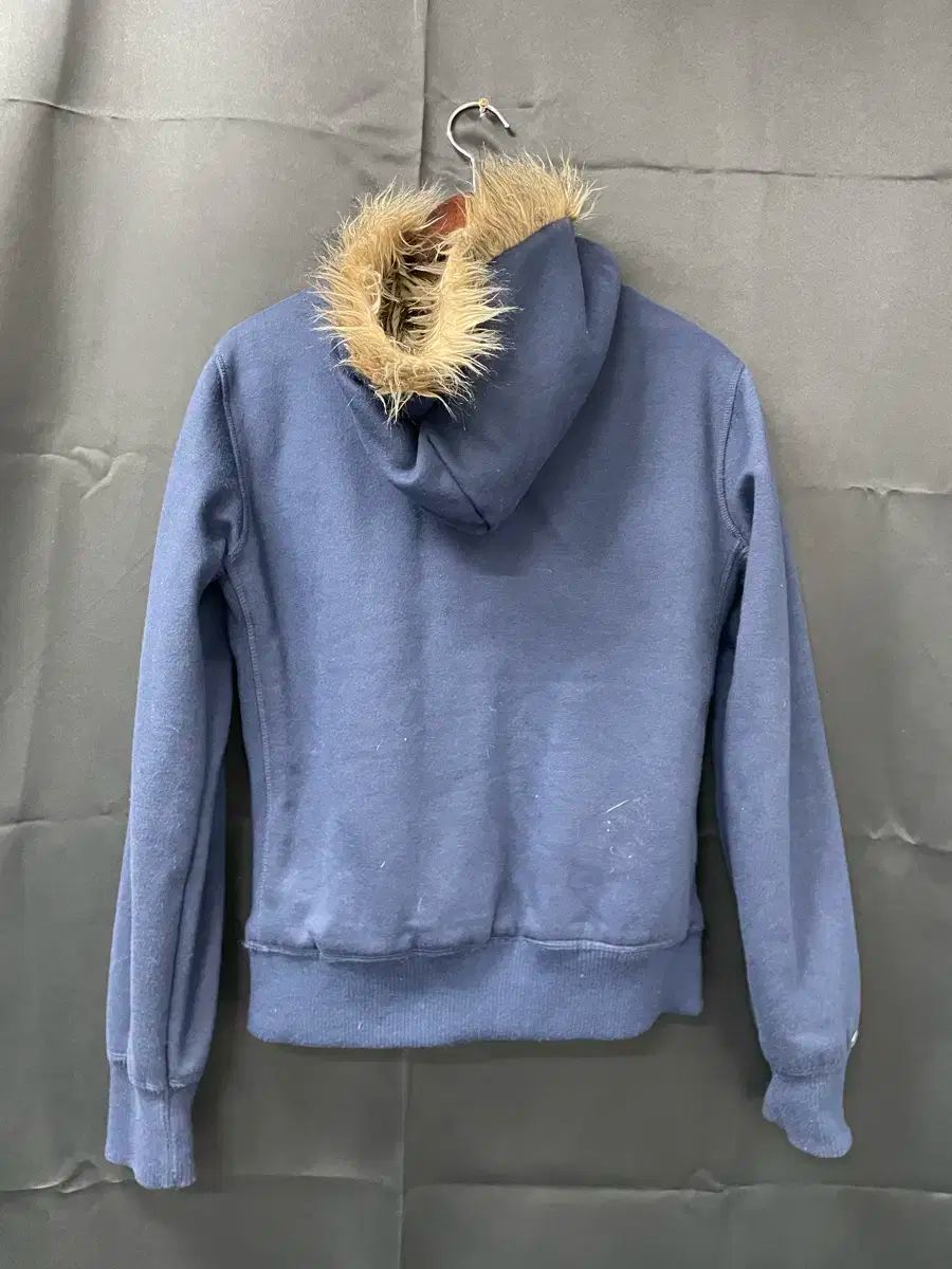 アバクロンビー ウルフ WHO フードジップアップ