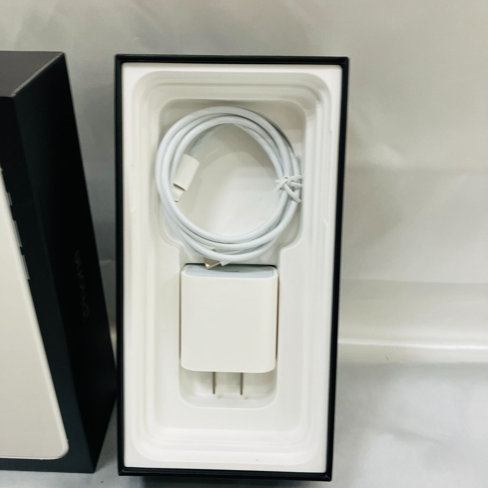 A【箱付き】iPhone 11 Pro Max 256GB シルバー SIMフリー - メルカリ