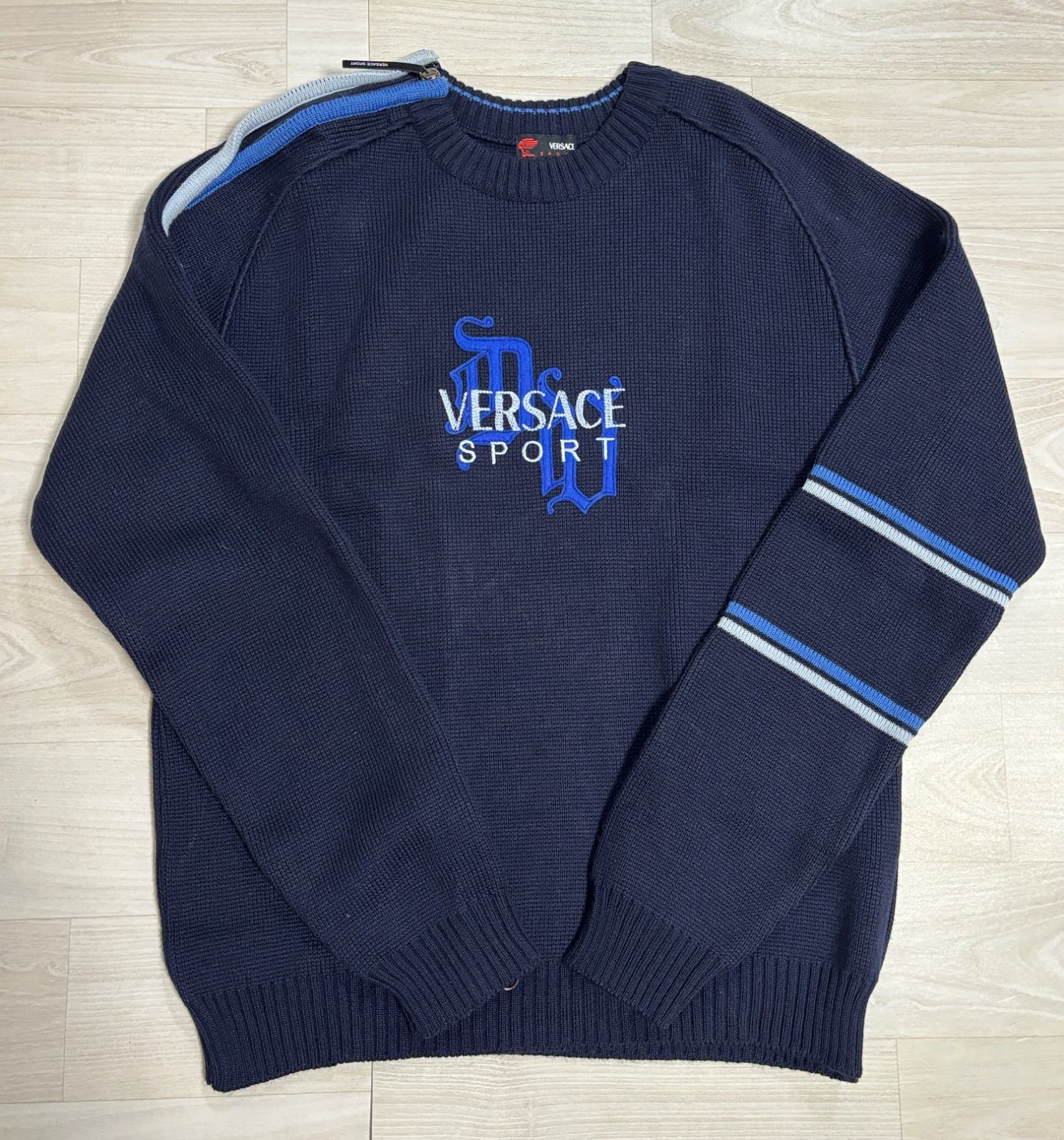 ほぼ未使用 VERSACE SPORT ヴェルサーチ ニット ネイビー - メルカリ