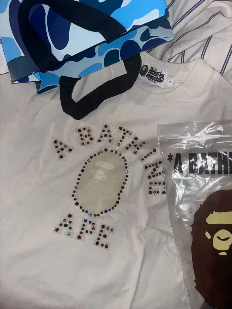 BAPE A BATHING APE アベイシングエイプ ライン ストーン 半袖Tシャツ S