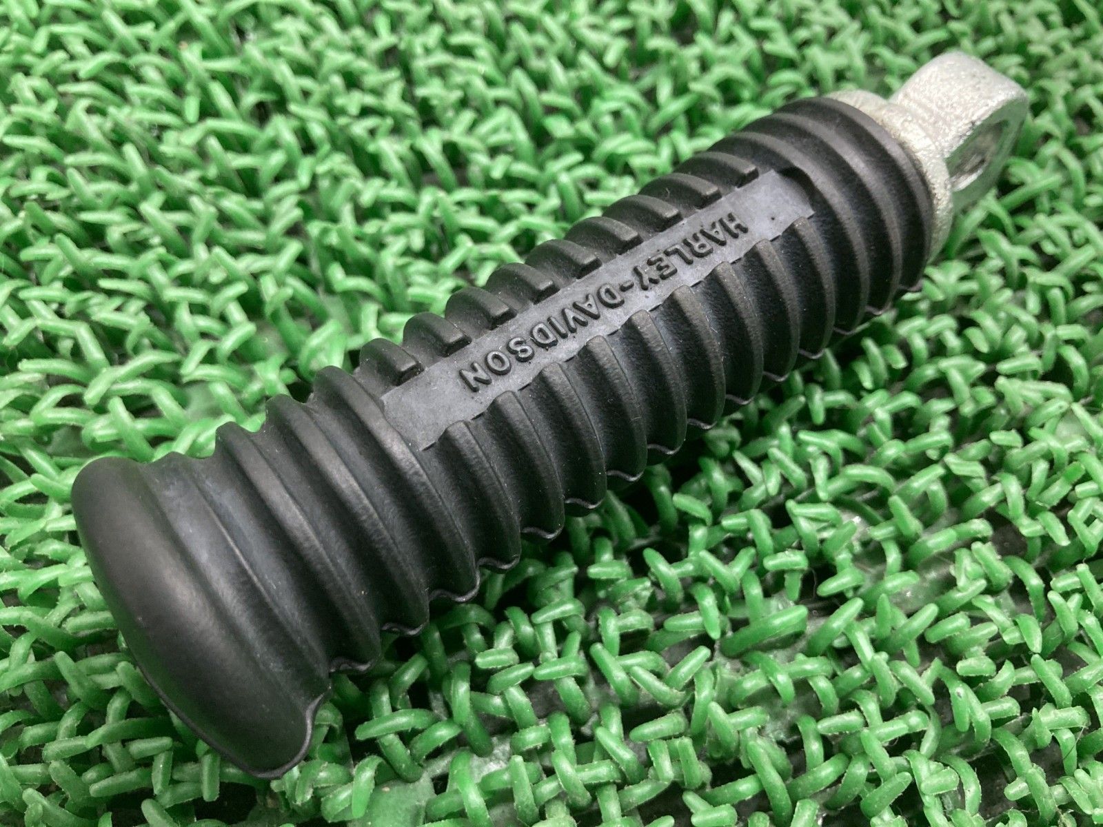 FXDL1450 タンデムステップペグ 片側 ハーレー 純正 中古 バイク 部品