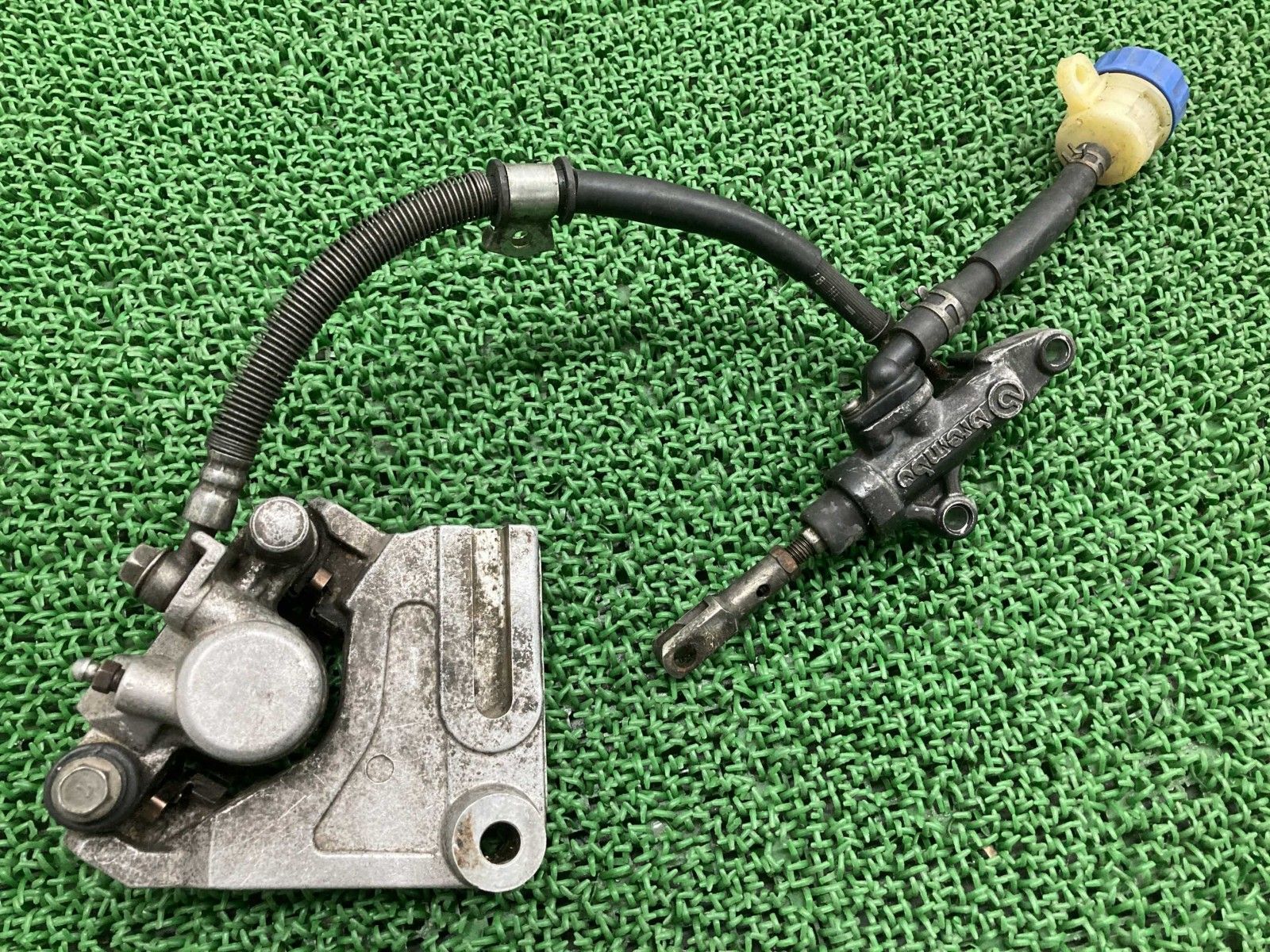 TZR 50 R リアブレーキマスター ヤマハ 4 EU 3 TU ブレンボ リアブレーキキャリパー付き リザーバータンク Vm