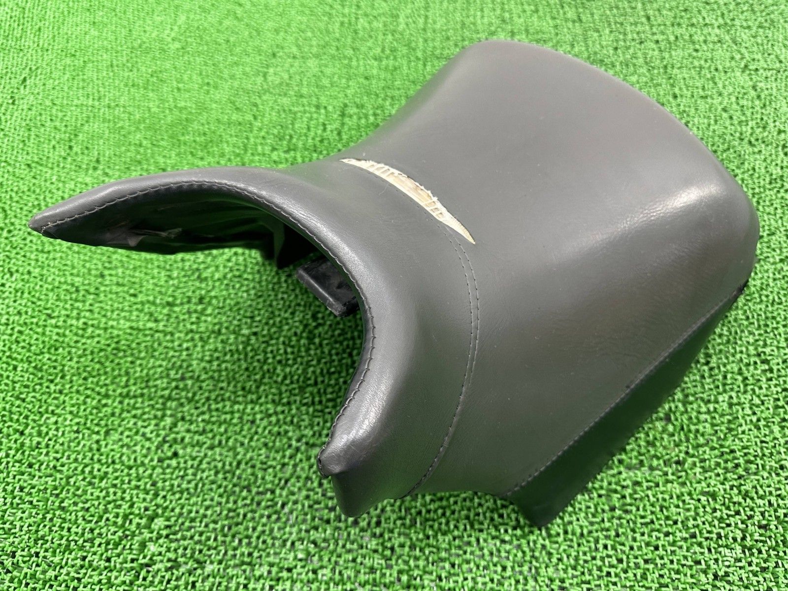V-MAX フロントシート 1FK ヤマハ 純正 中古 バイク 部品 VMAX1200 