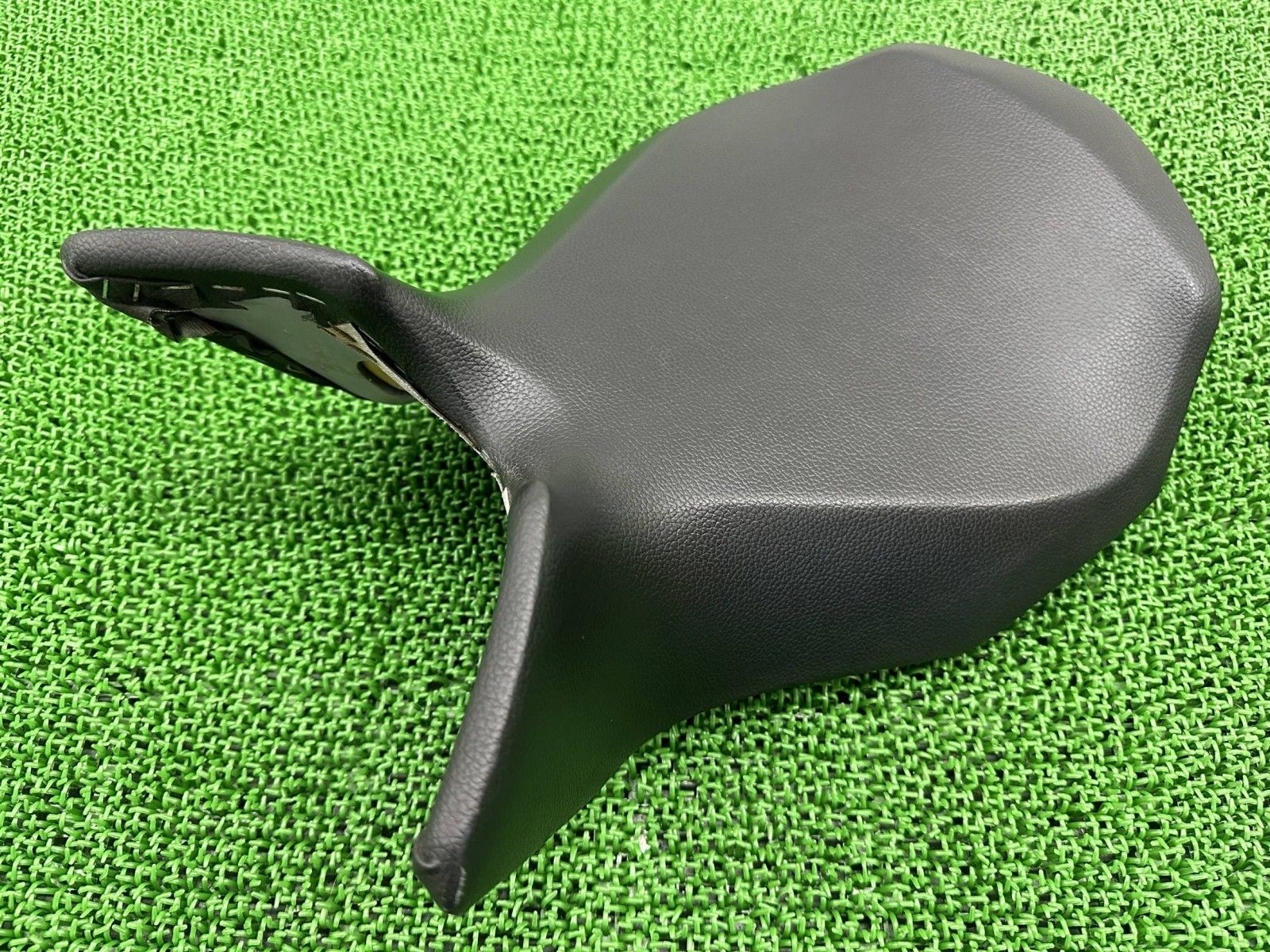 ブルターレ910 S フロントシート MVアグスタ 01年外し ノーマルメインシート 修復素材に シートベース良好 品薄 Xr