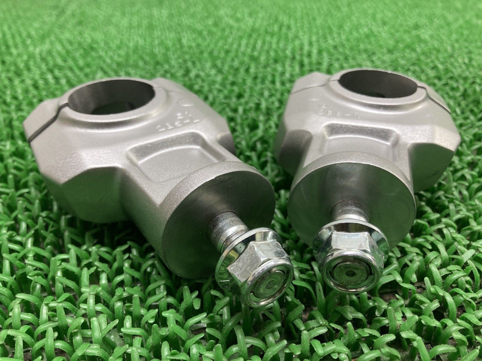 SuperTenere ハンドルクランプ