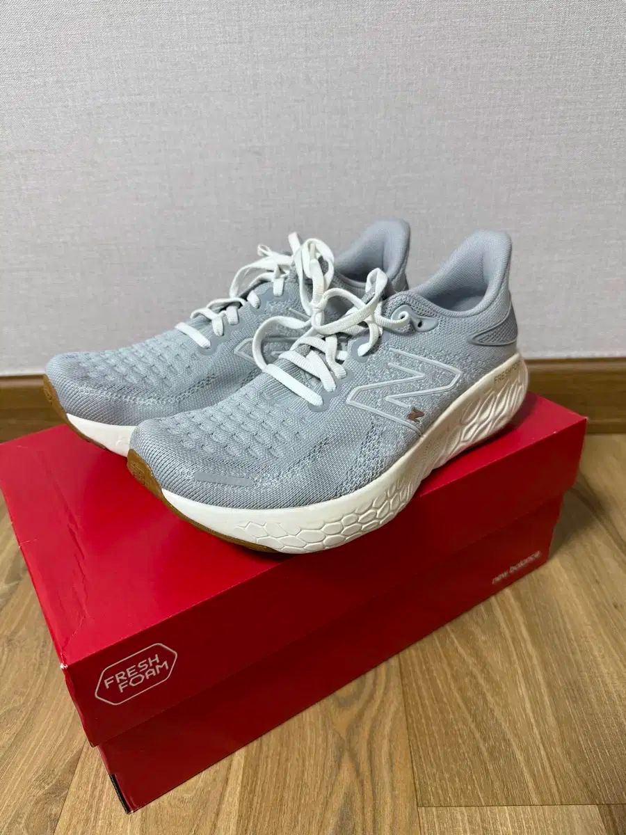 250 ニューバランス フレッシュフォーム X 1080 V12