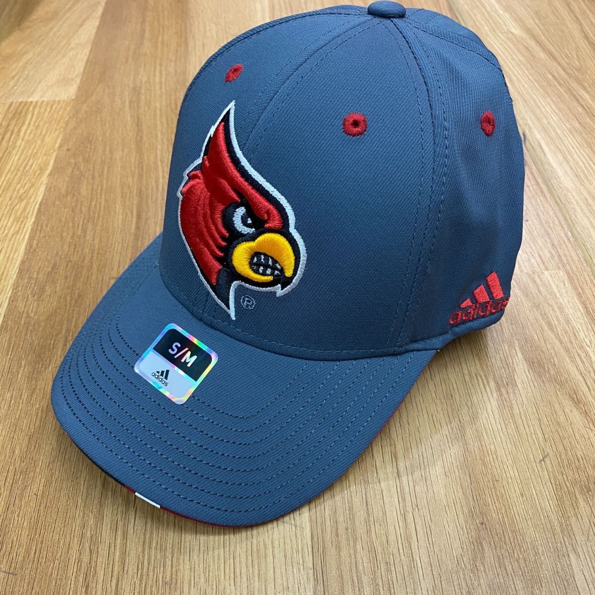 S M Adidas アディダス Collegiate カレッジエイト カンザス大学 ルイビル ville カージナルス スレートグレー キャップ