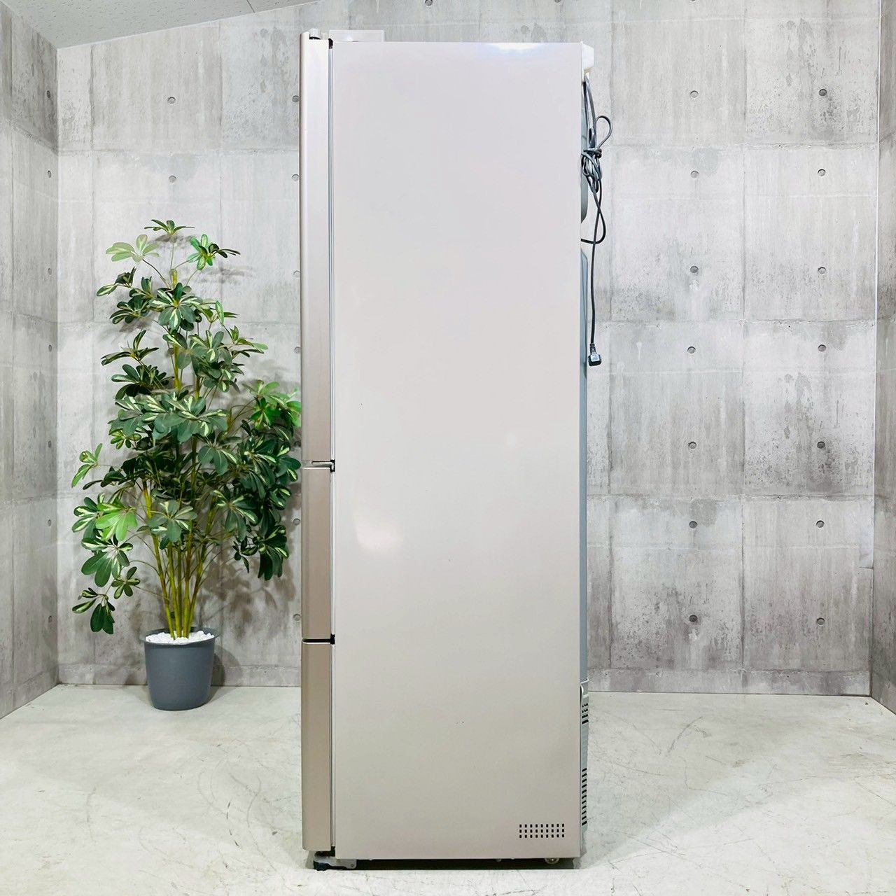 ️HITACHI a 4338 3ドア冷蔵庫 365 L 2014年製 ️ 新築祝い 空間対応