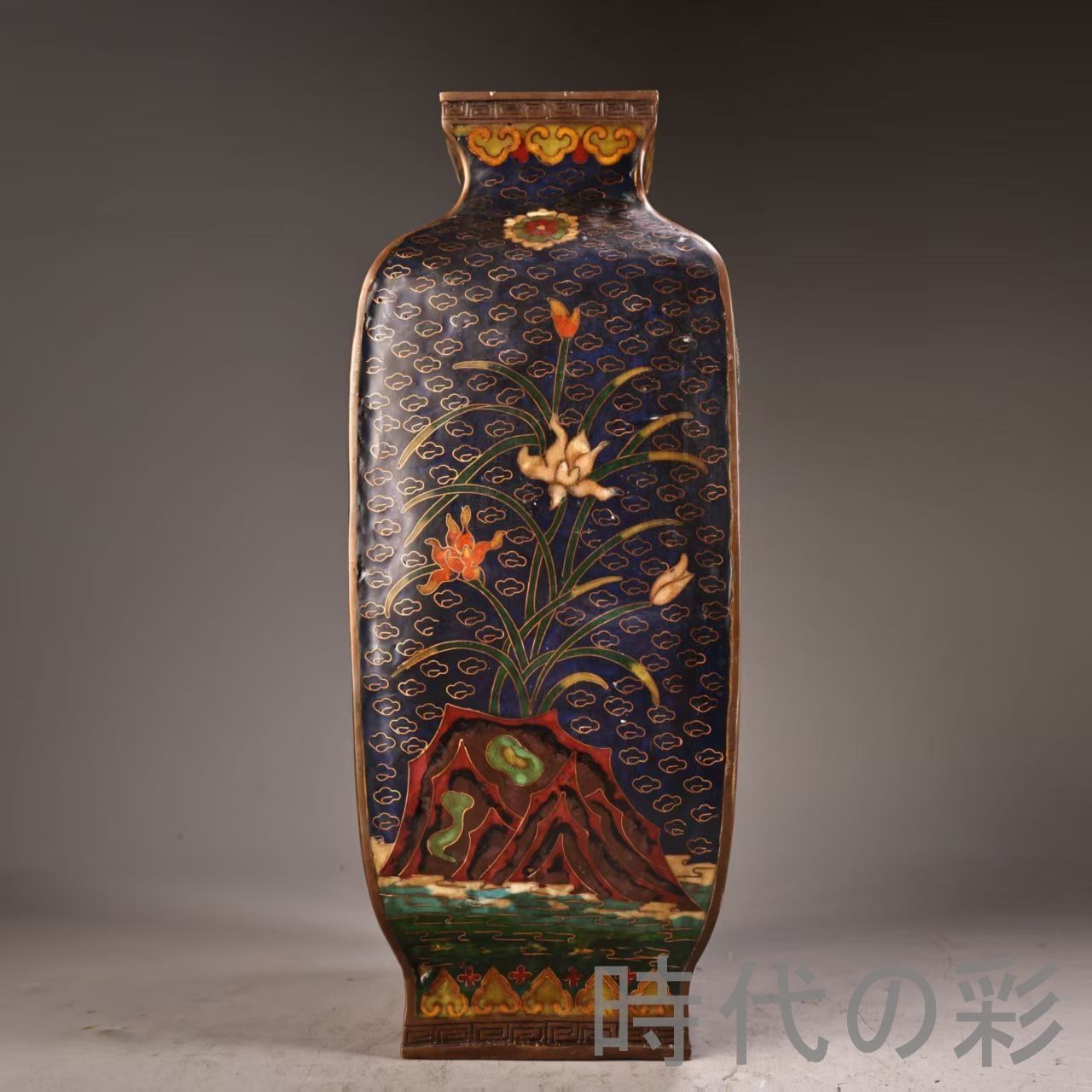 旧蔵 景泰藍七宝方花瓶』梅・蘭・竹・菊 高浮雕鍛金 純銅製 極細工