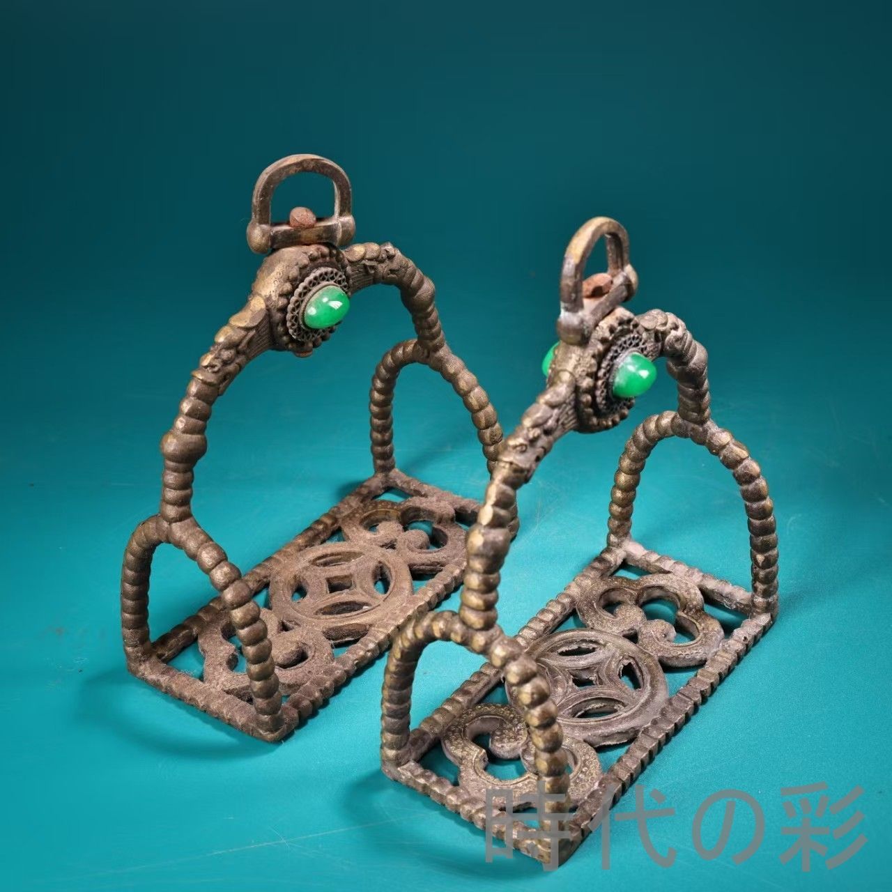 宝石のベルト 銅器 稀少品  重厚 極細工 工芸品 美術品 置物 旧蔵 純銅宝石嵌馬鐙 一対』手作り 極細工 高浮彫鏨刻 古銅器 置物
