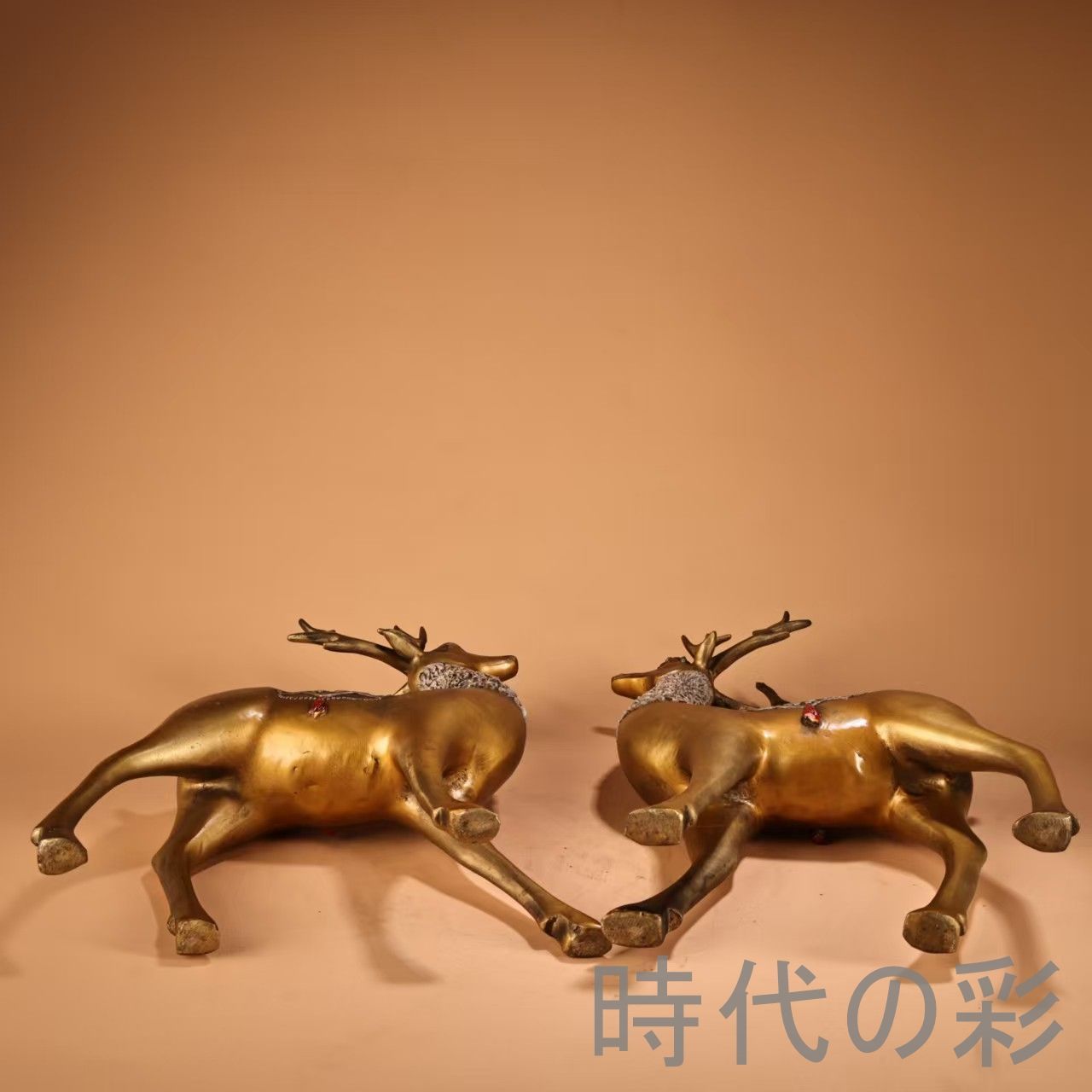 中国古美術 旧蔵 鏨刻描金彩絵 招財鹿一対 純銅 高浮彫 極細工 古銅器 置物 旧蔵 鏨刻描金彩絵 招財鹿一対』純銅 高浮彫 極細工 古銅器 置物 擺件