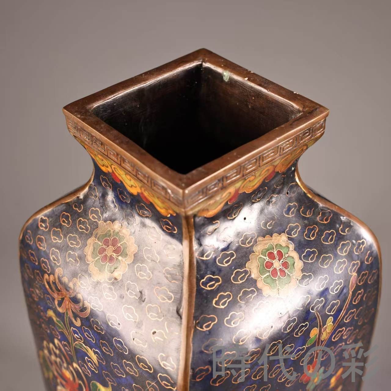 旧蔵 景泰藍七宝方花瓶』梅・蘭・竹・菊 高浮雕鍛金 純銅製 極細工