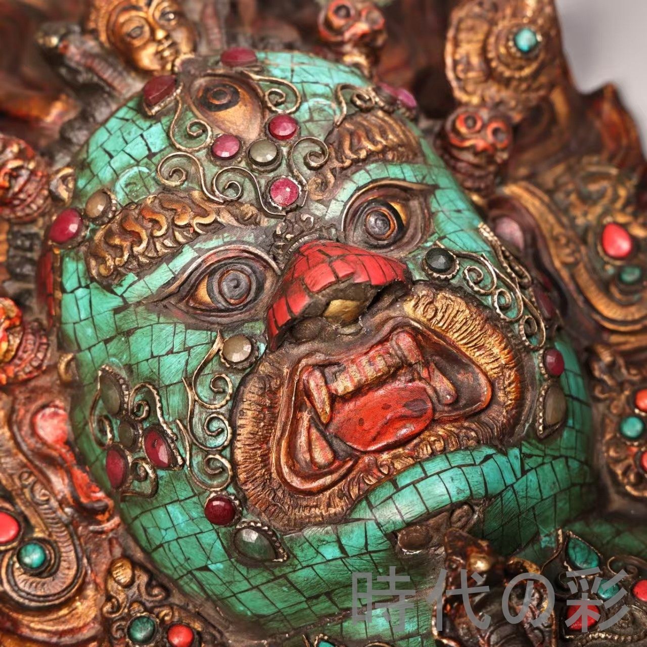 宝石嵌装 高浮彫鏨刻