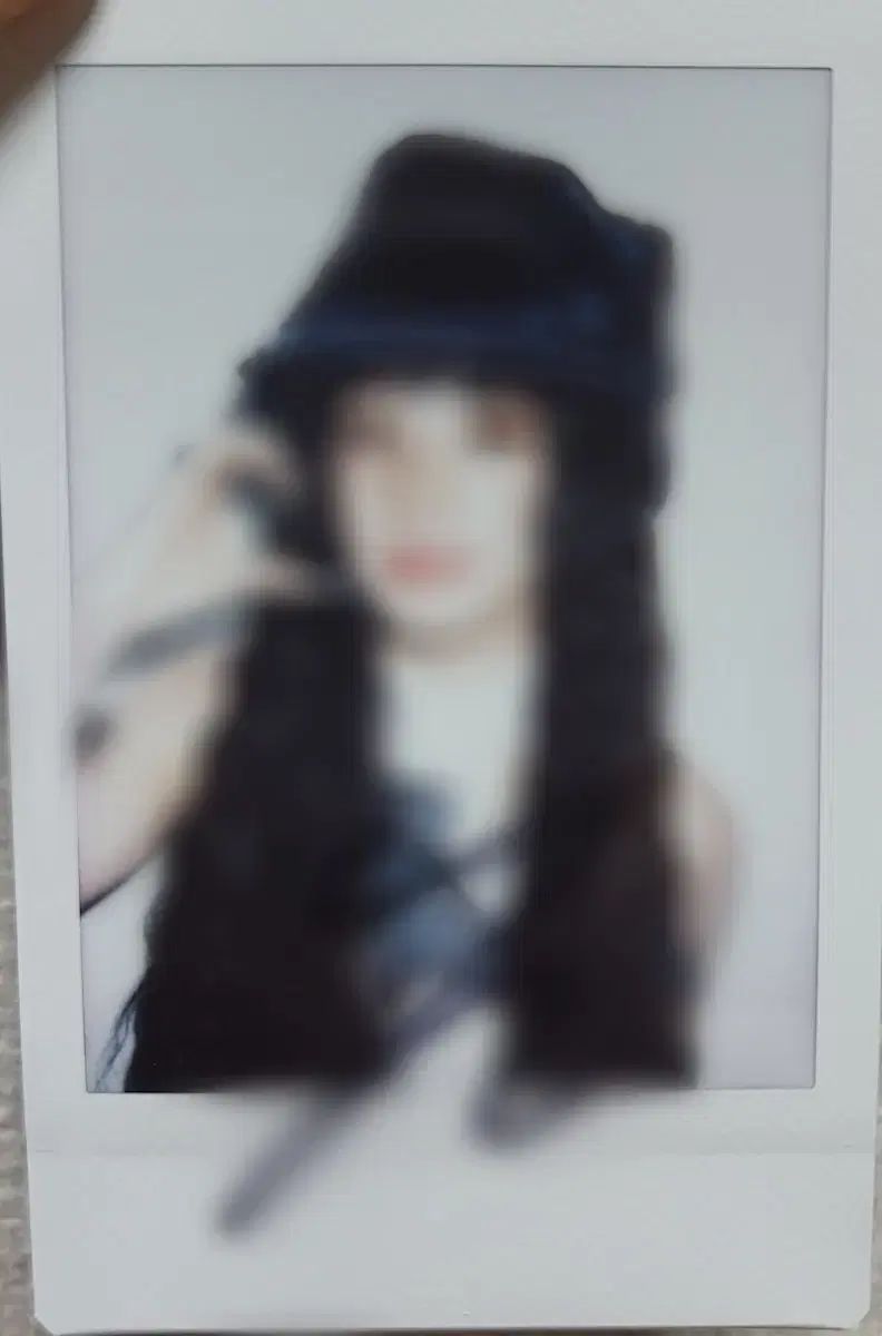 ウギ サイン入りチェキ サイン入りポラロイド チェキ ポラロイド アイドゥル yuqi idle i-dle