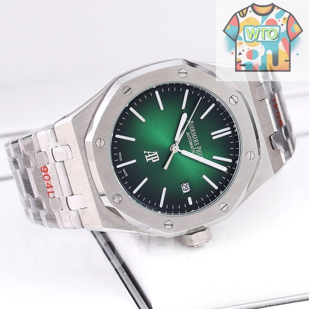 ロイヤルオーク型腕時計です