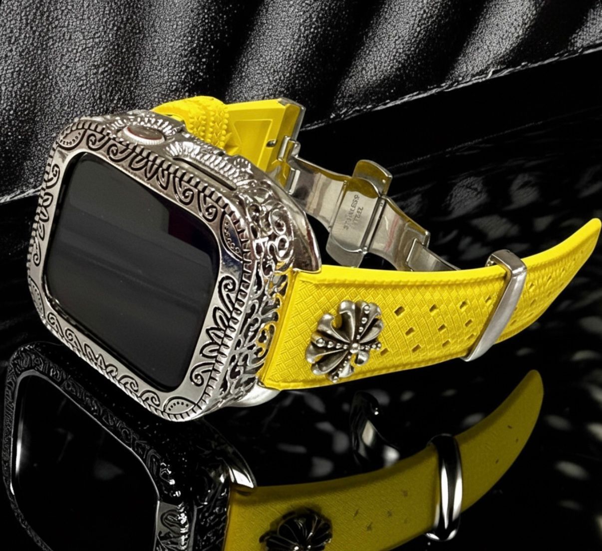 アップルウォッチカバーケース　Apple Watchラバーバンドベルト　アラベスク　フッ素ラバー　コンチョ付き 224