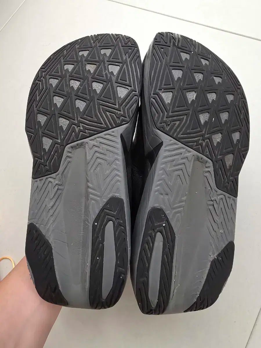 １００％正規品保証！ ニューバランス フューエルセル レベルv5 270