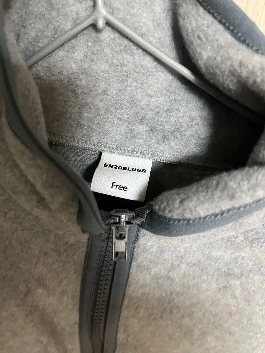 エンゾーブルース フリース ハーフジップ