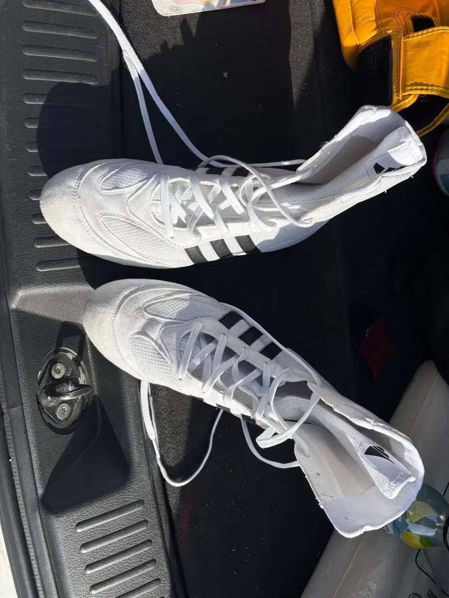 アディダス ボクシング レスリングシューズ ホワイト 275mm