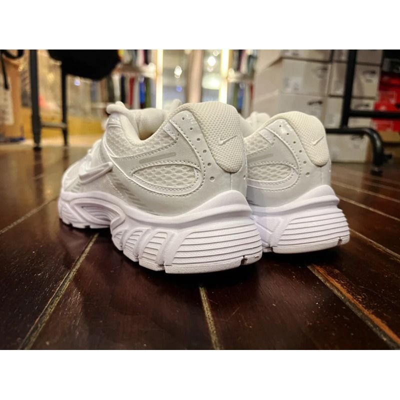 EST】新品 NIKE ナイキ WMNS V5 RNR ホワイトシルバー HQ7901-101 