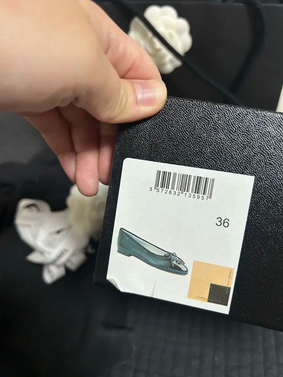 フラットシューズ