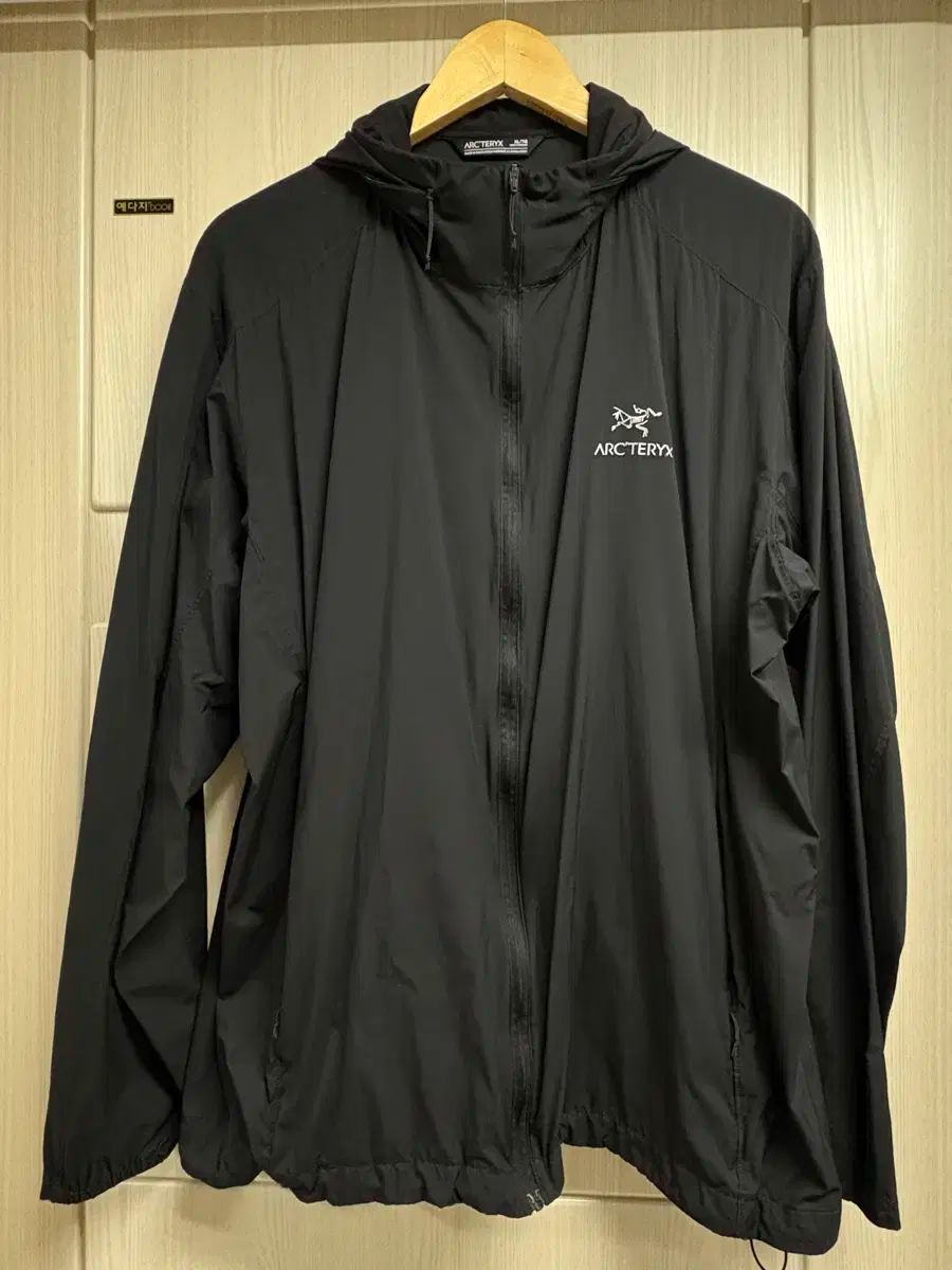 ARC TERYX アークテリクス ウィンドブレーカー ブラック XL