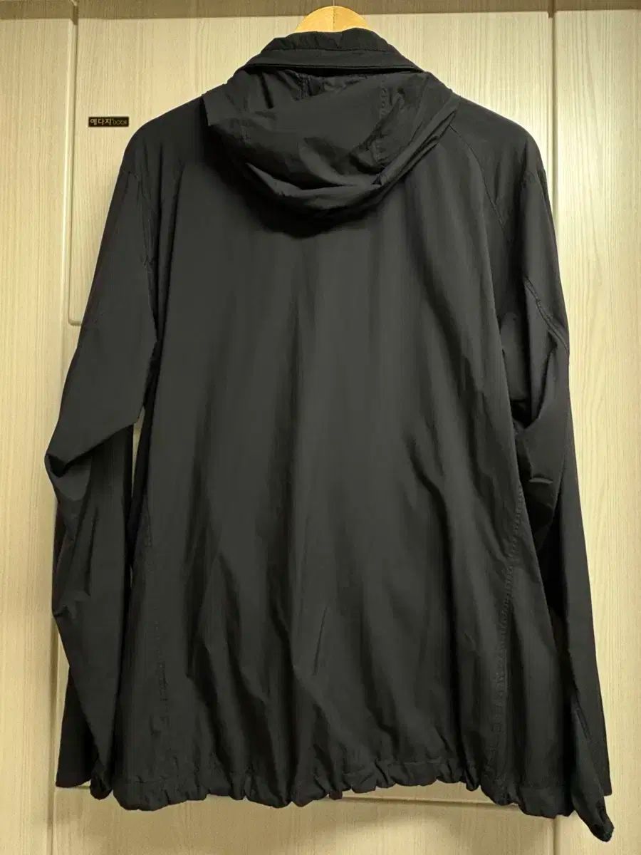 ARC TERYX アークテリクス ウィンドブレーカー ブラック XL