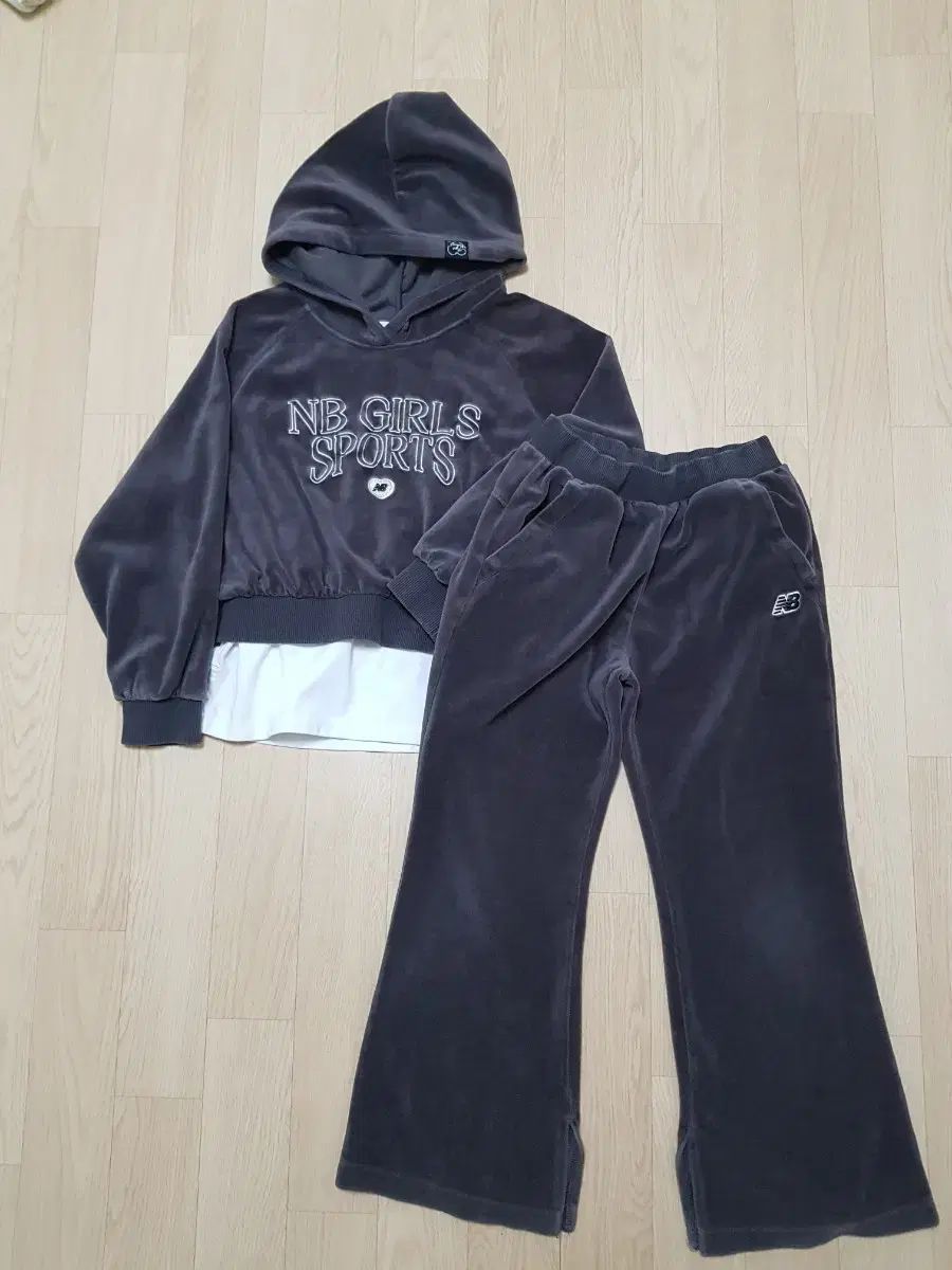 ニュー ンスキッズ ベロア 上下セット 140