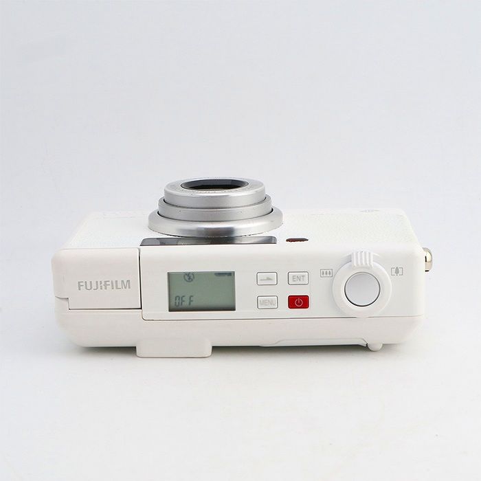 正直うれしいお手頃価格。 フジフイルム FUJIFILM NATURA CLASSICA ホワイト