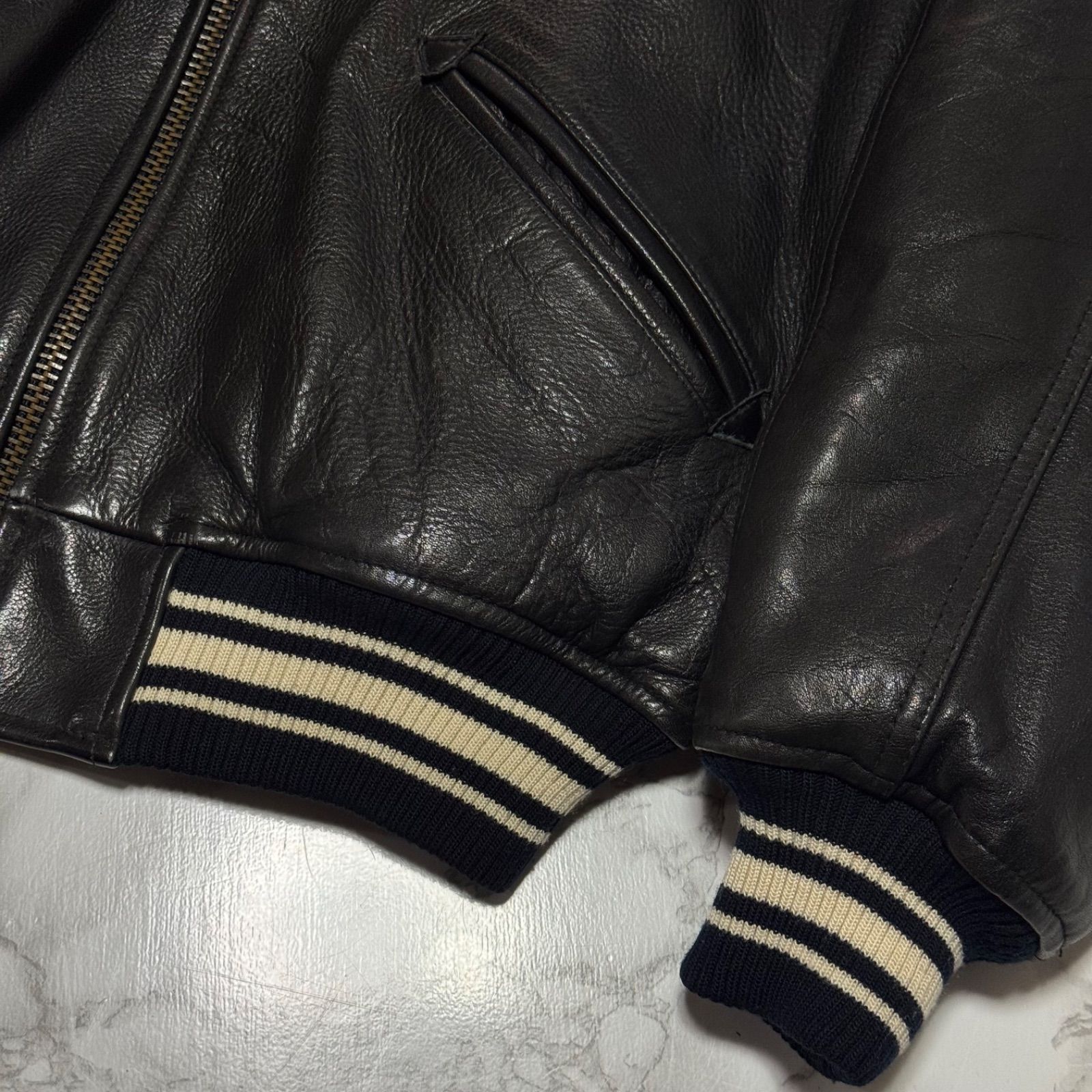 希少 アヴィレックス ヴィンテージ加工 レザージャケット ロゴワッペン