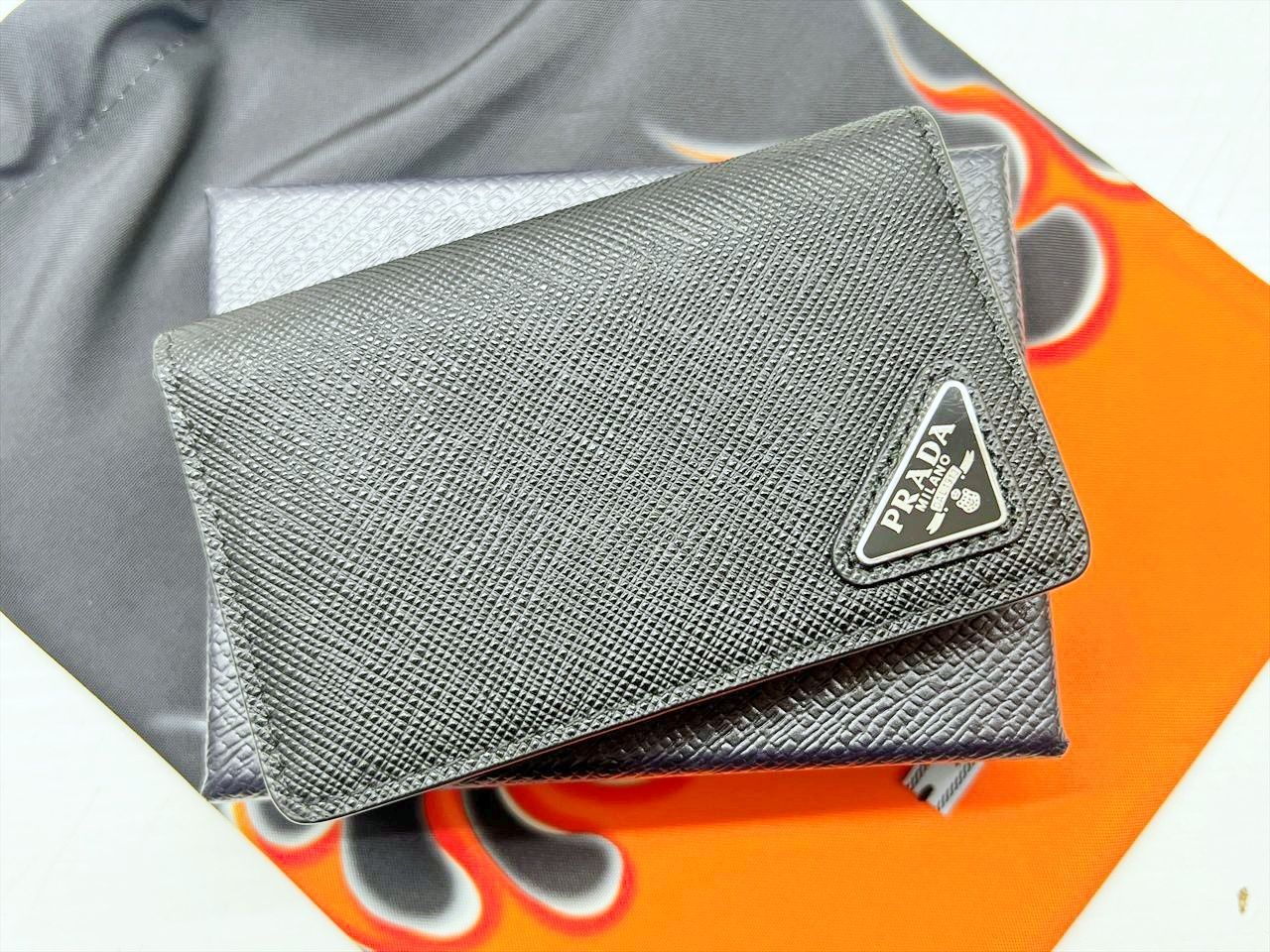 PRADA プラダ トライアングルロゴ サフィアーノ カードホルダー 名刺入れ 黒 RFID 2MC105_QHH_F0002