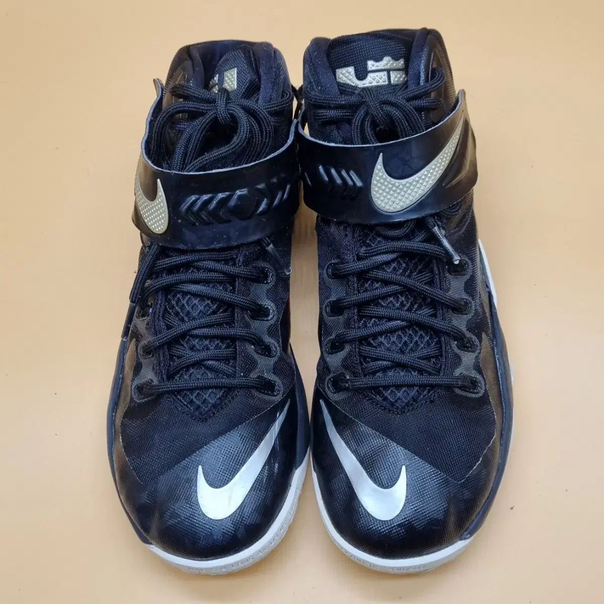 NIKE レブロン ジェームス s 8 バスケシューズ 275