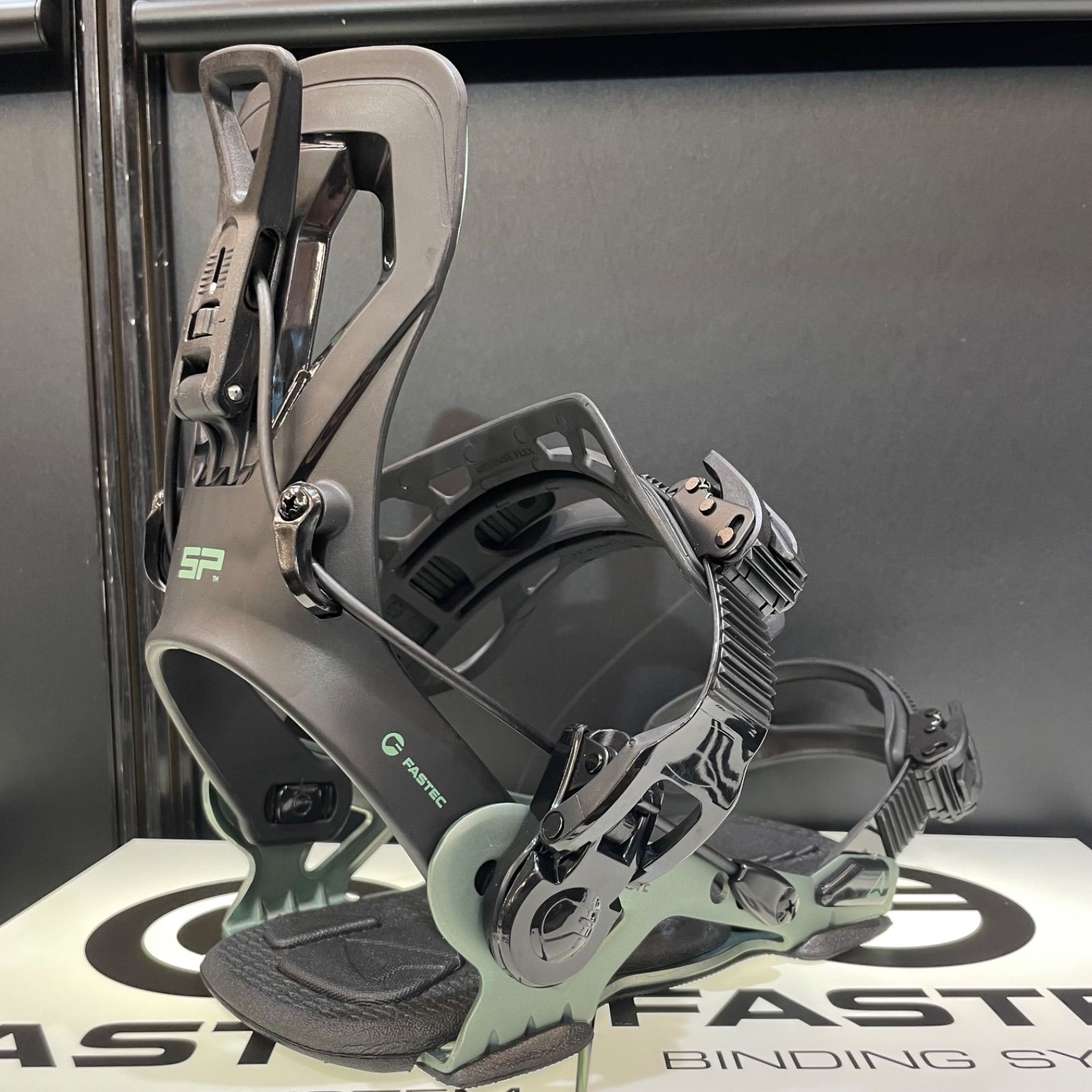 25-26 SP bindings CORE green