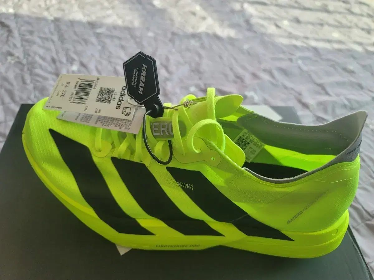 アディダス アディゼロ アディオス プロ 4