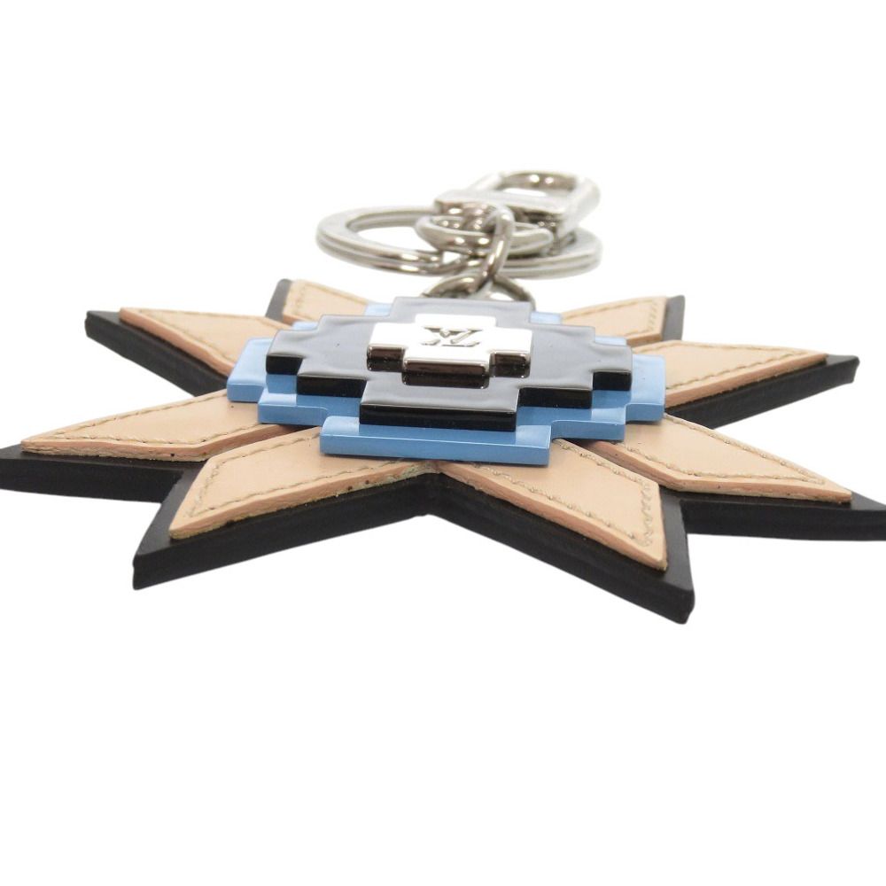 プラスチック ベージュ