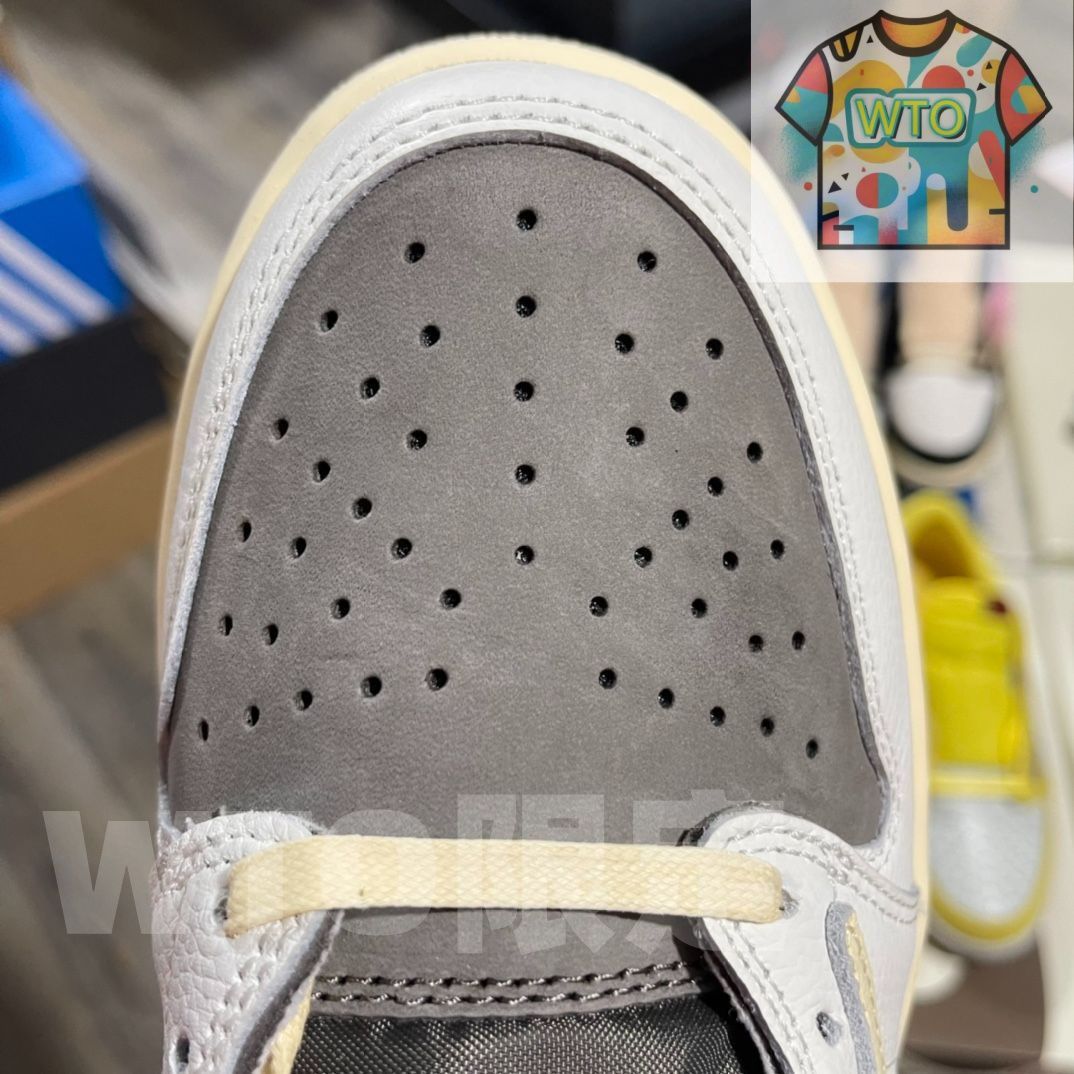  トラヴィススコット ナイキ エアジョーダン1 ロー OG SP リバース モカ セイル アンド リッジロック WTO輸入1 スニーカー 靴