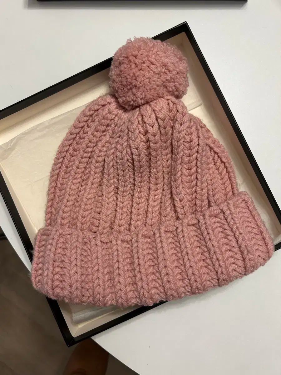 グッチ ピンク ポンポン ニット帽 M サイズ