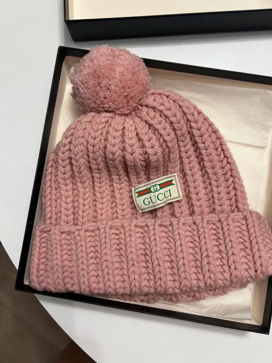 グッチ ピンク ポンポン ニット帽 M サイズ