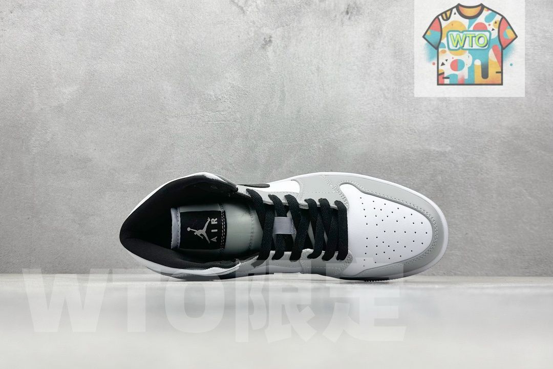 ライトスモークグレー ホワイト