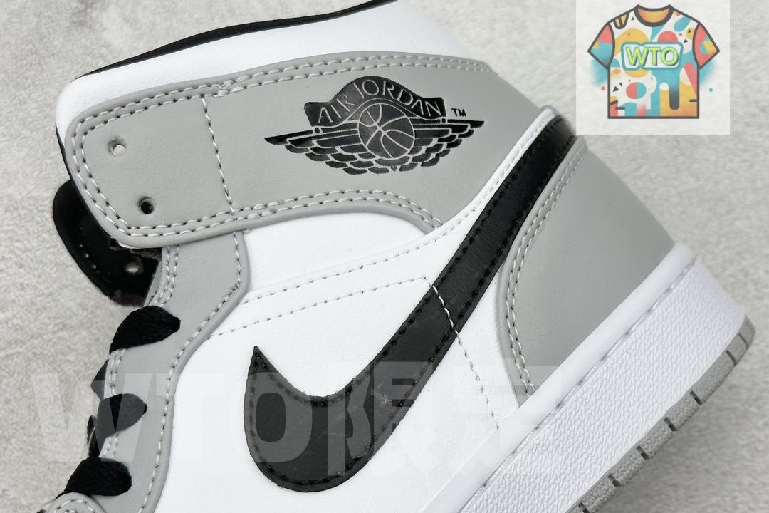 ミッド ライトスモークグレー