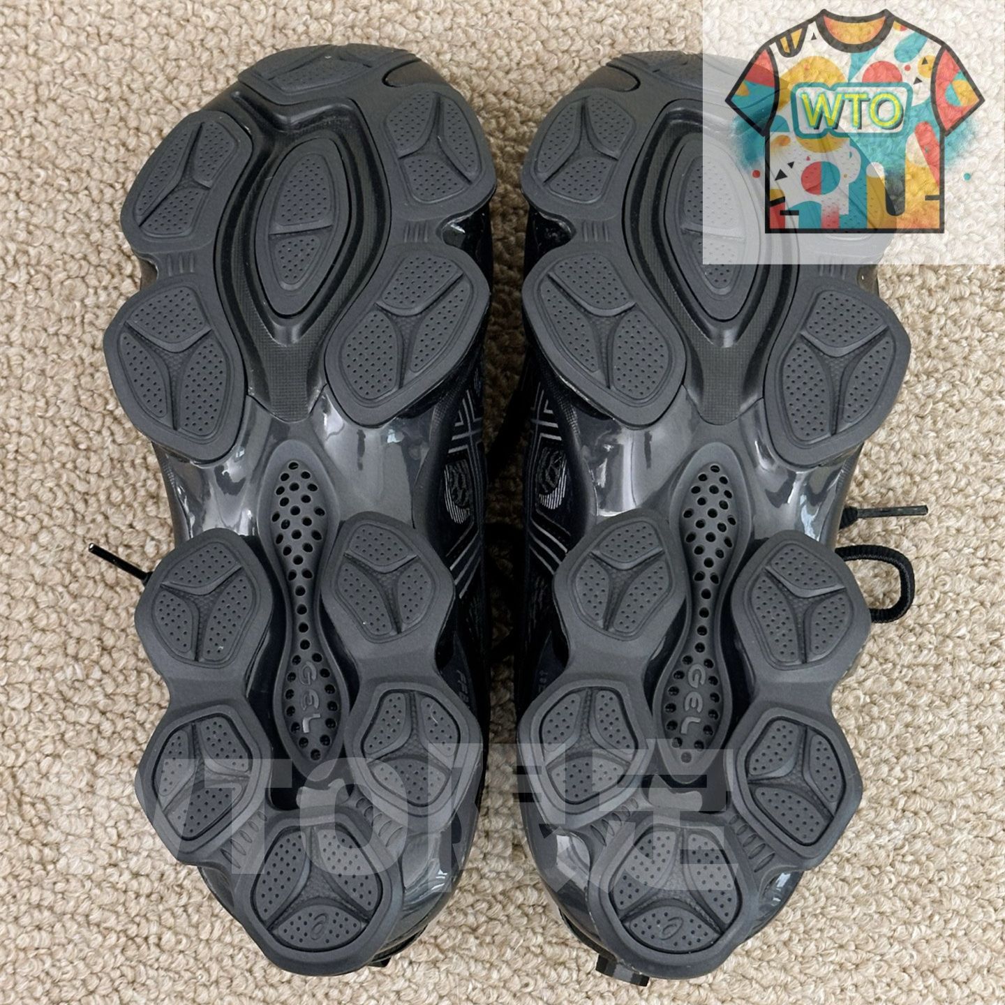 グラファイトグレー