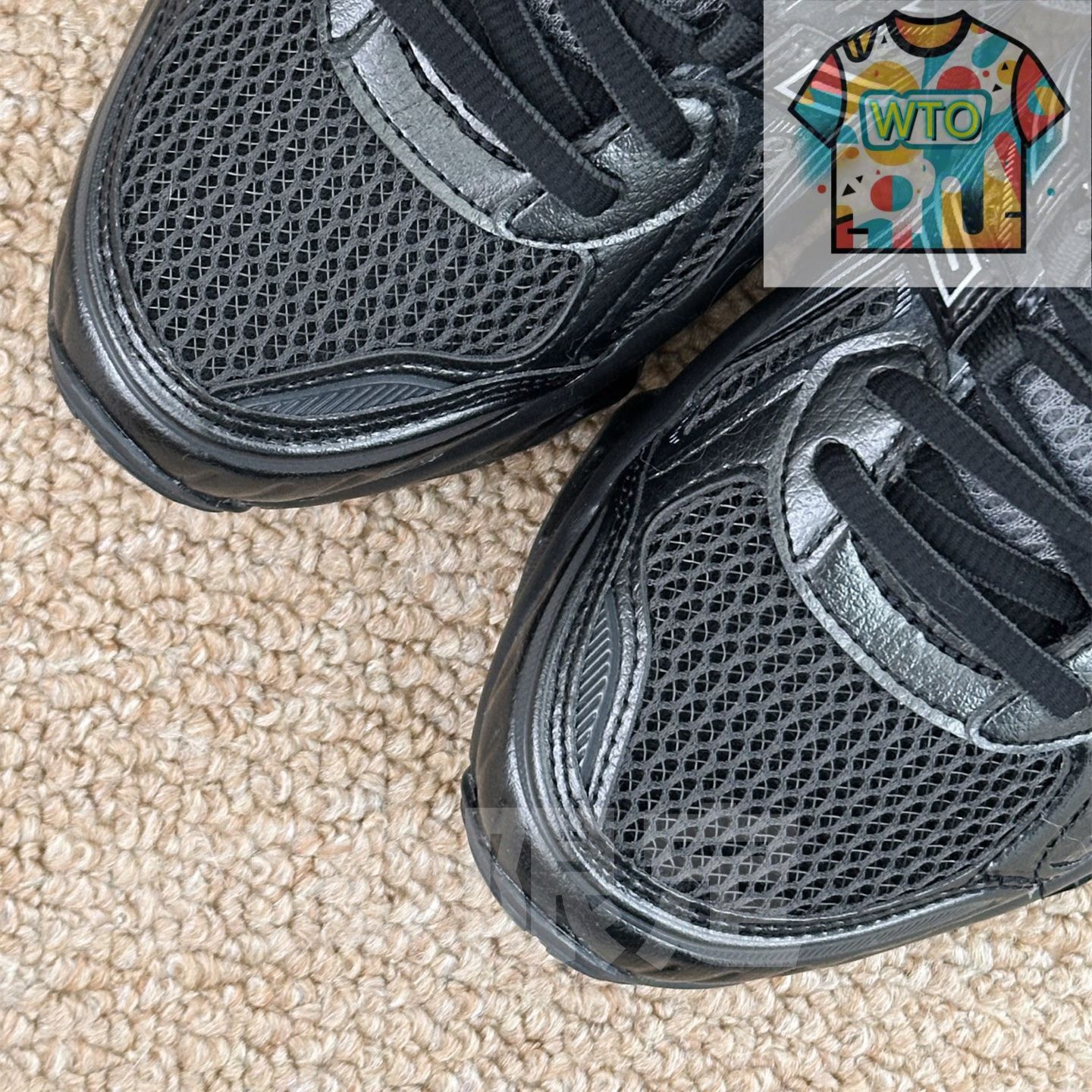 グラファイトグレー ブラックスニーカー｜