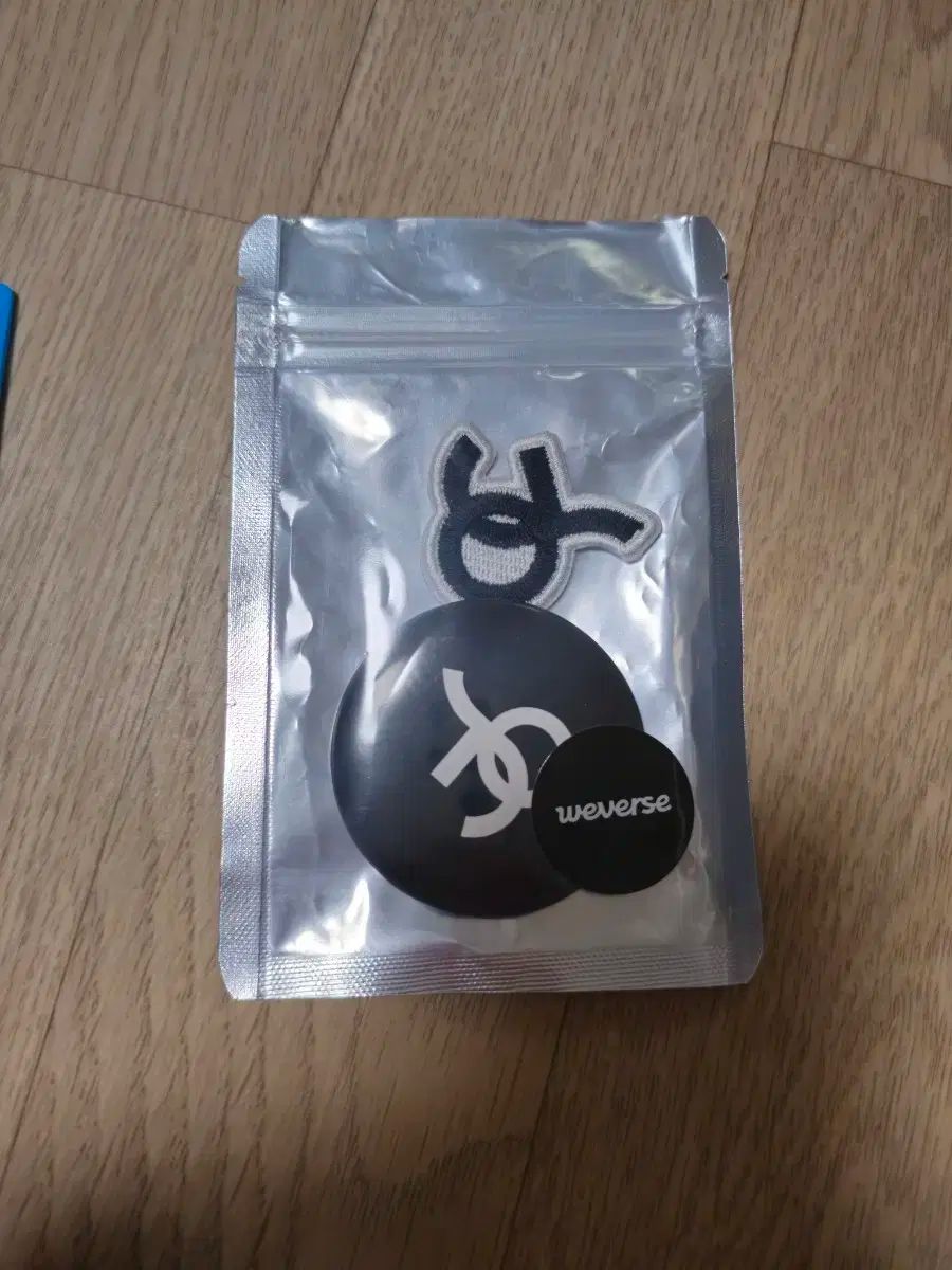 プロミスナイン 2025 Weverseコンサート ワッペン ピンバッジ