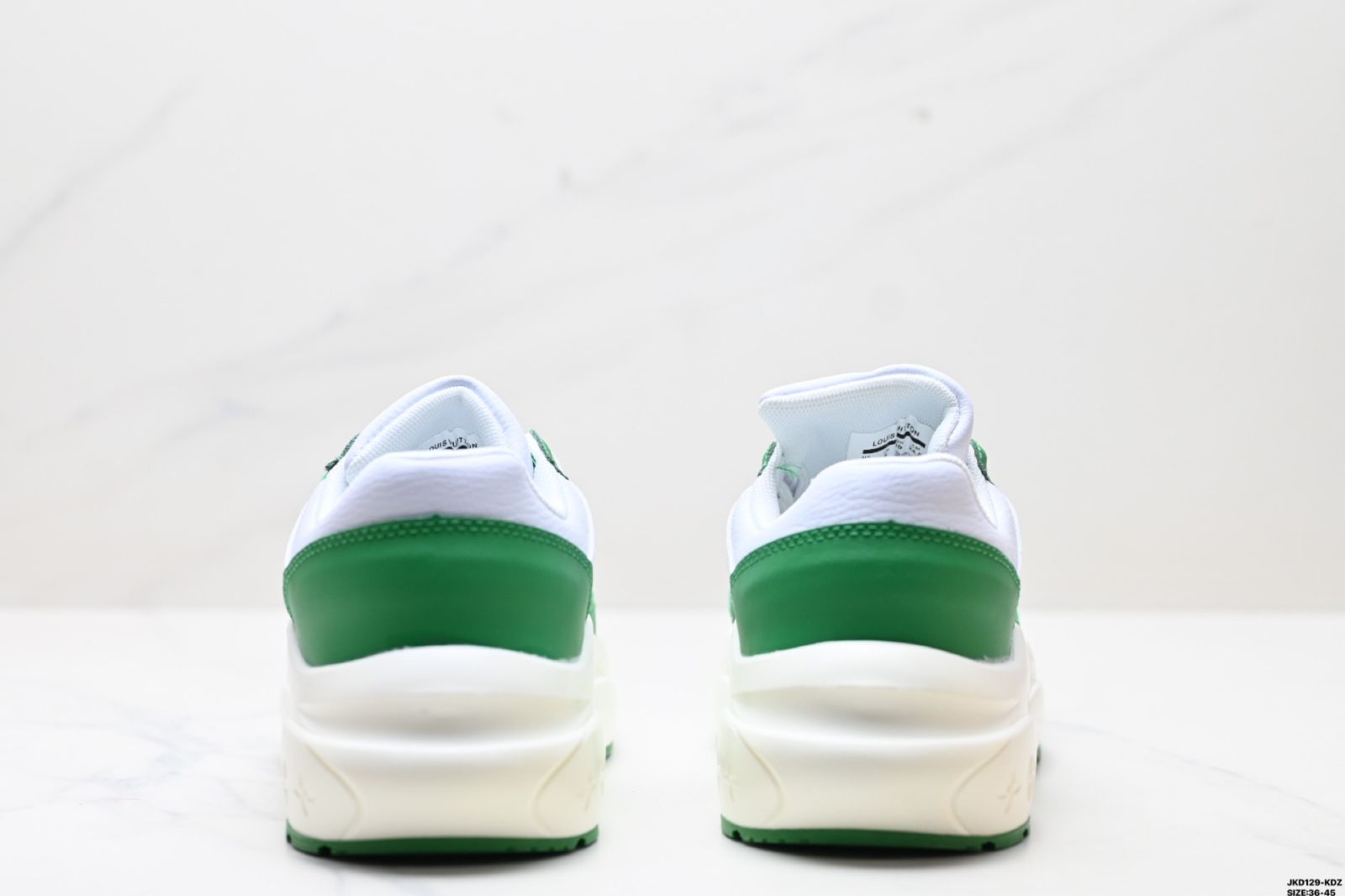 ロー カジュアルスポーツシューズ