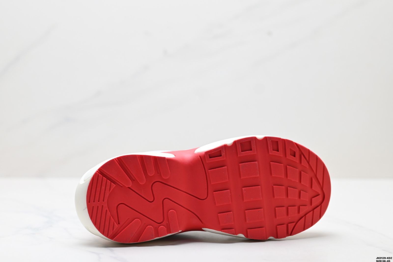 スニーカー ロー