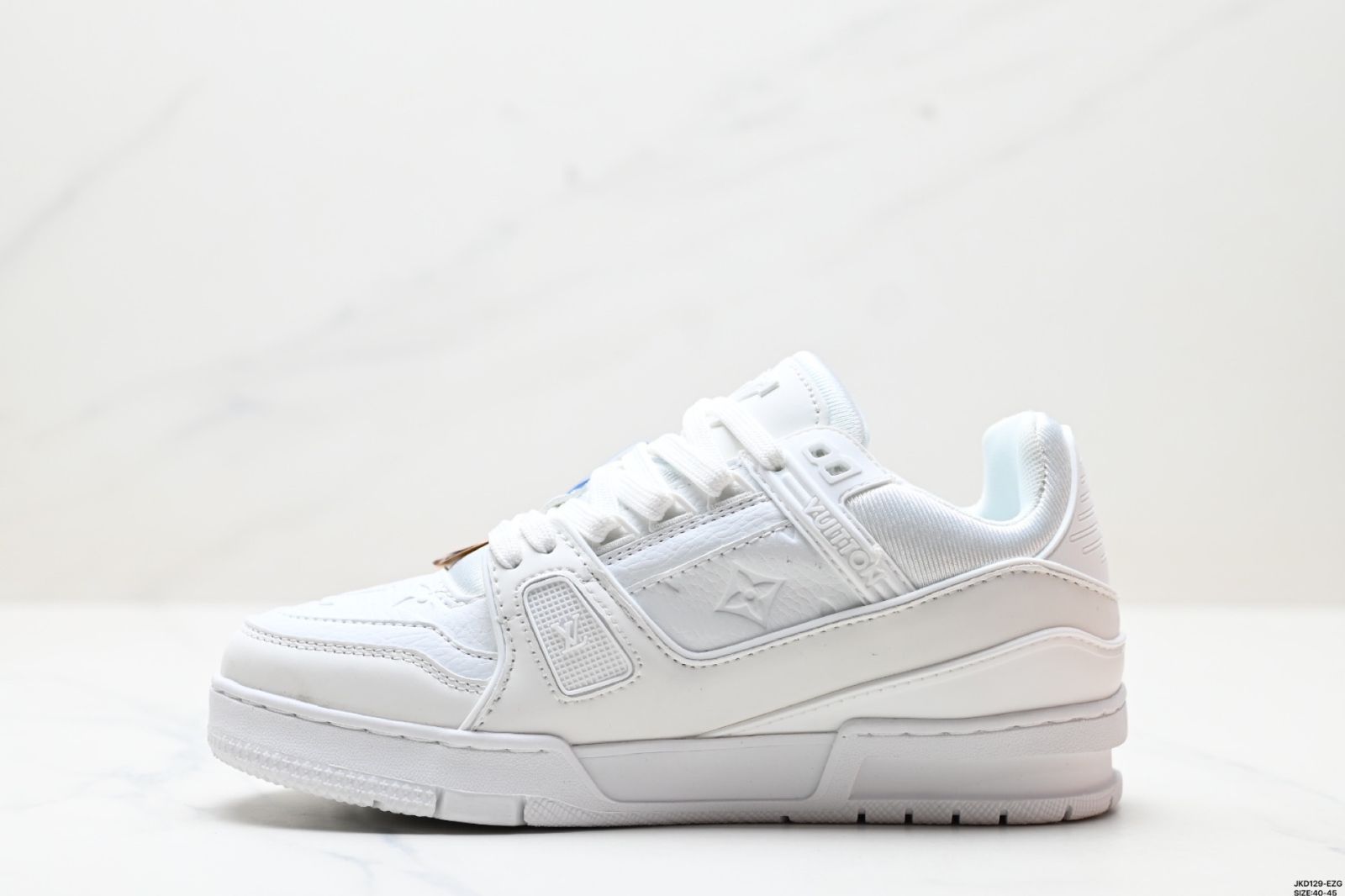 スニーカー ロー