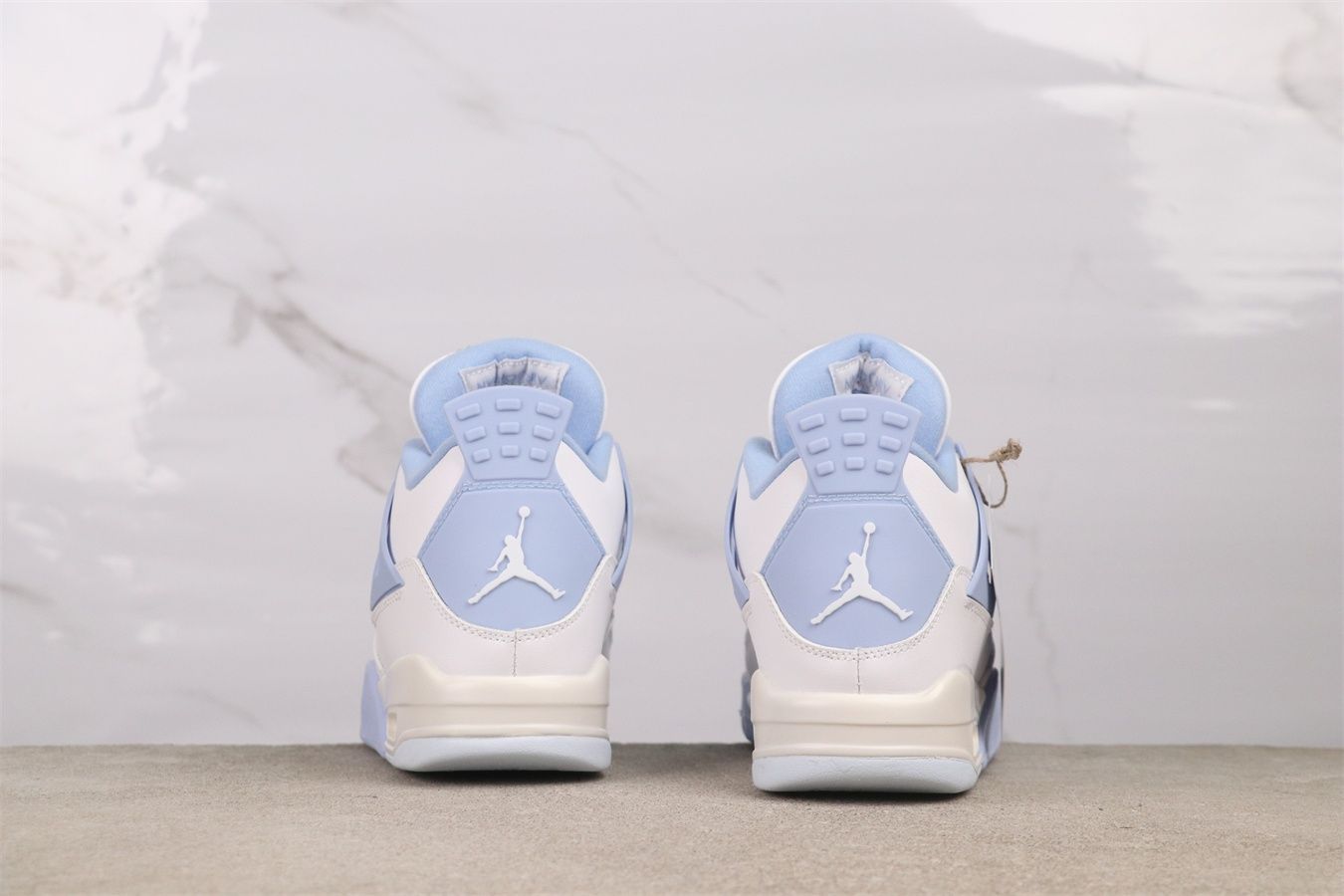 ウィメンズ エアジョーダン4