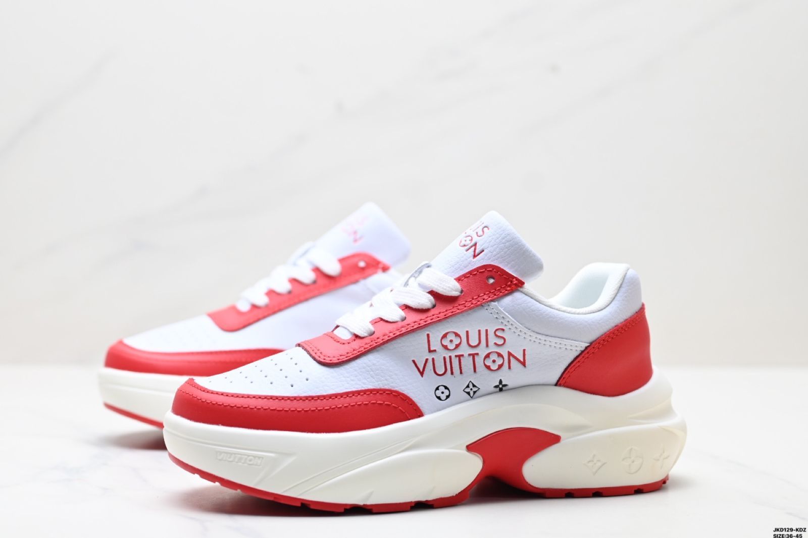 トレーナー スニーカー