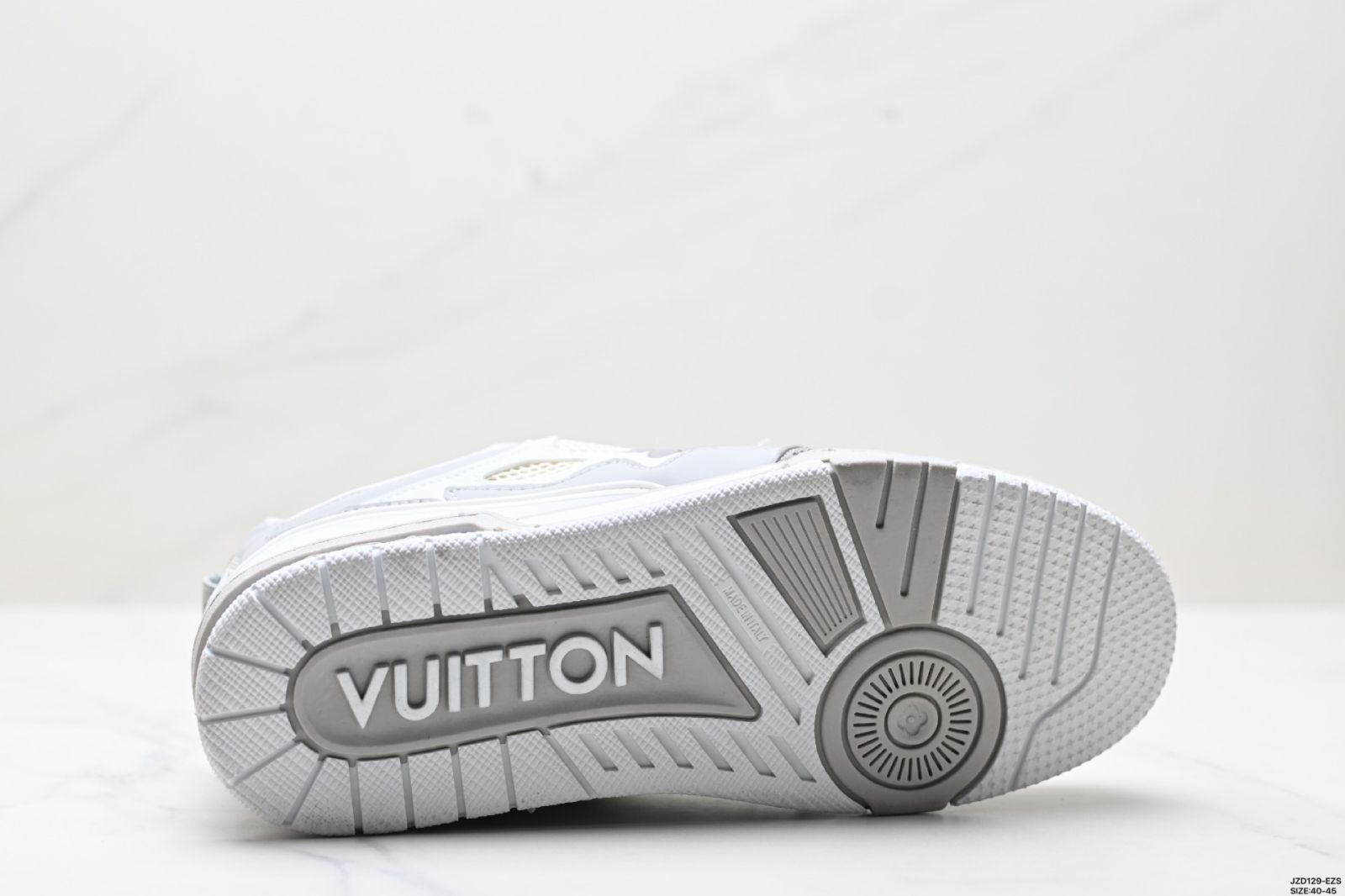 カジュアルスポーツシューズ 11-WTO輸入1